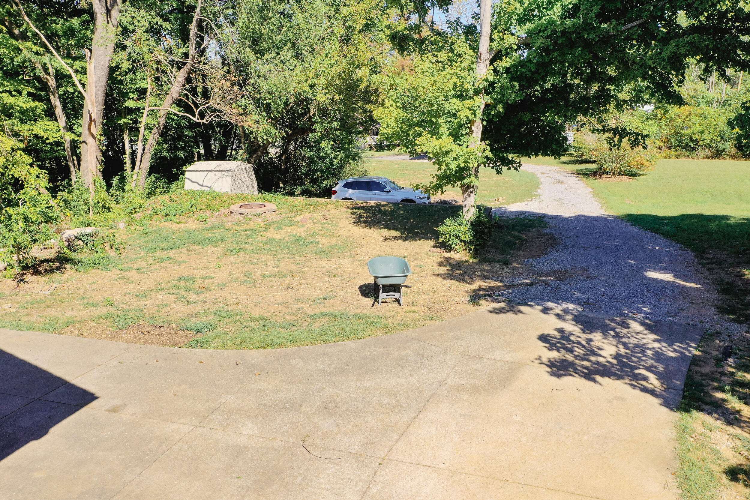 129 N Highland Avenue Property Photo 8