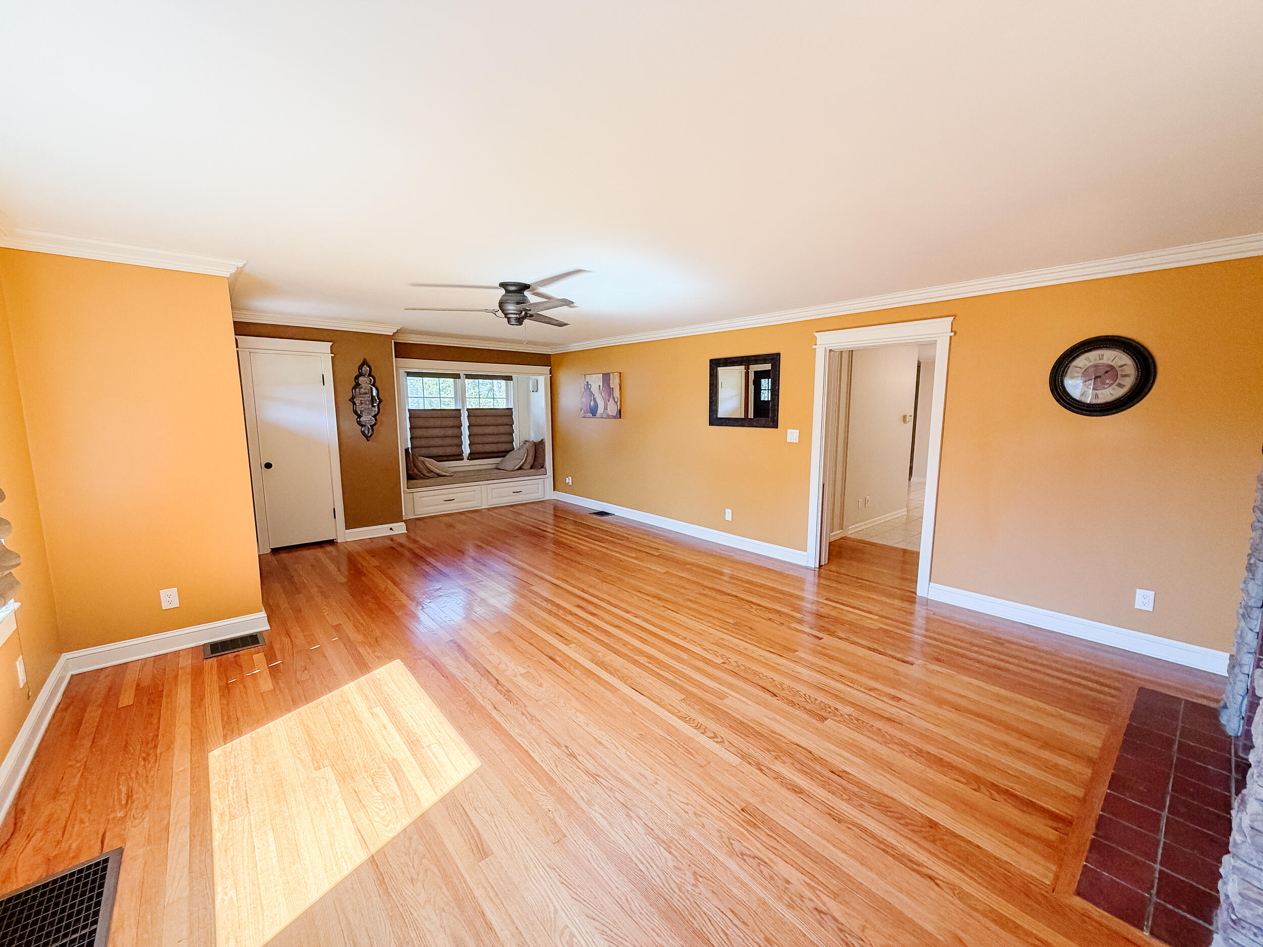 129 N Highland Avenue Property Photo 17