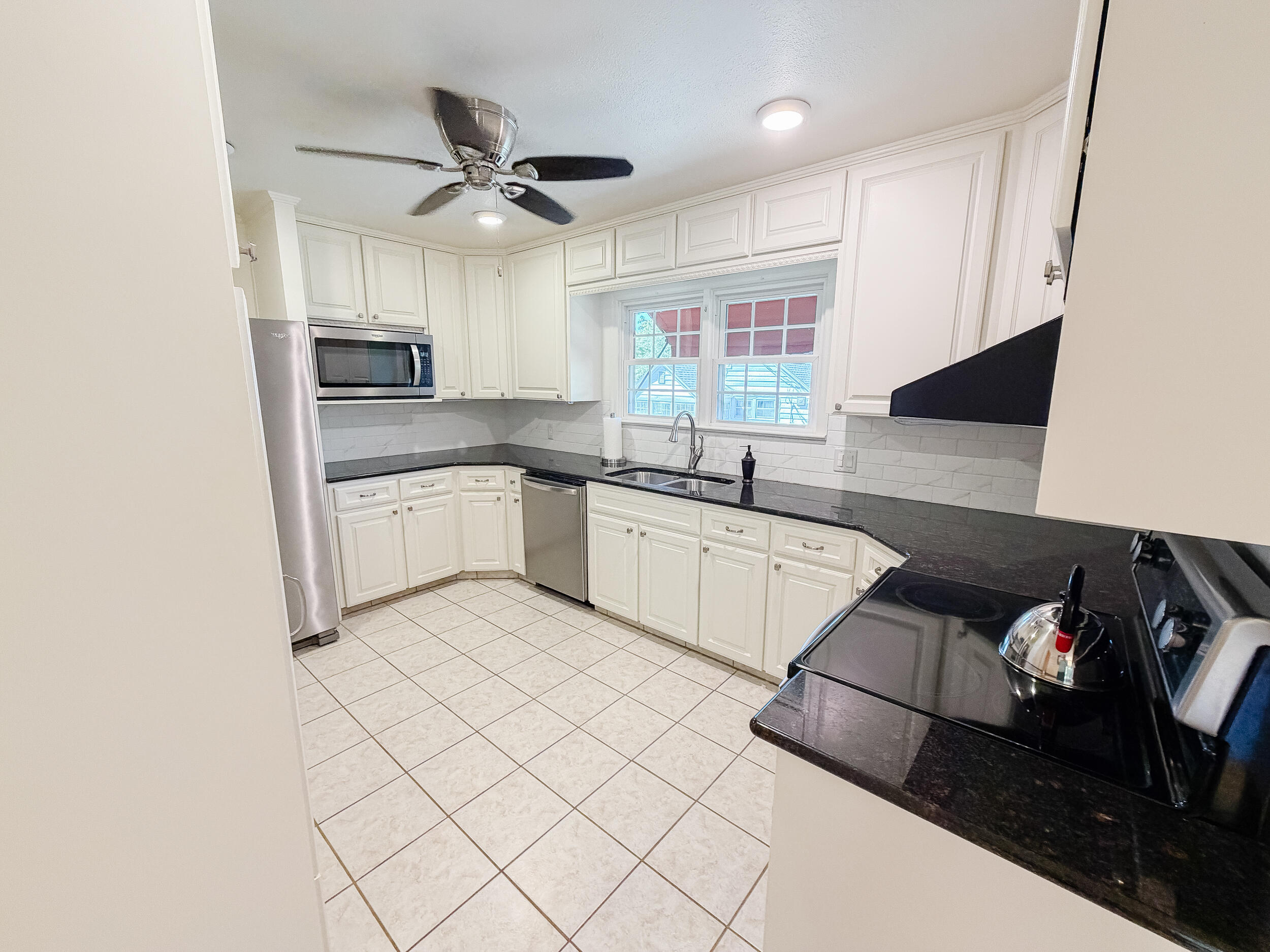 129 N Highland Avenue Property Photo 31
