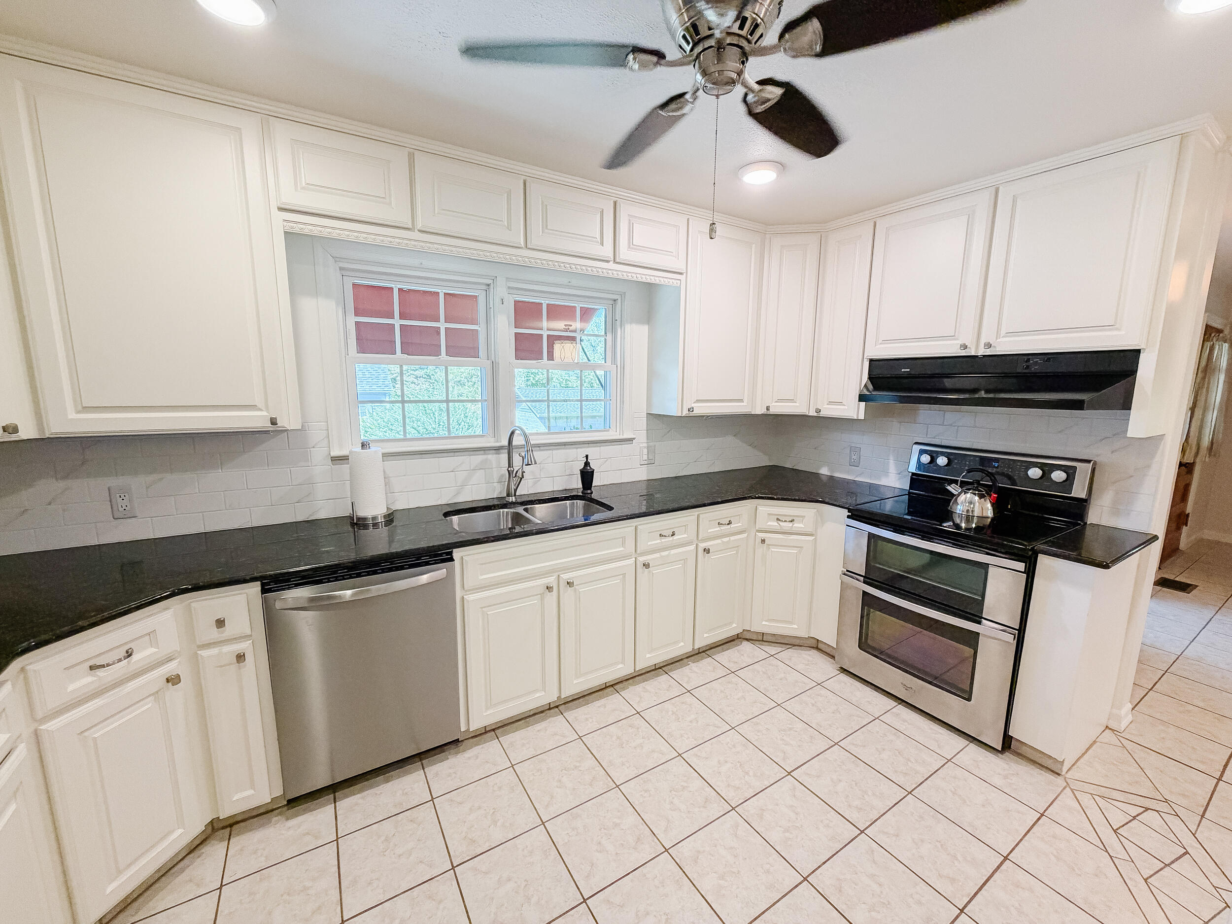 129 N Highland Avenue Property Photo 33