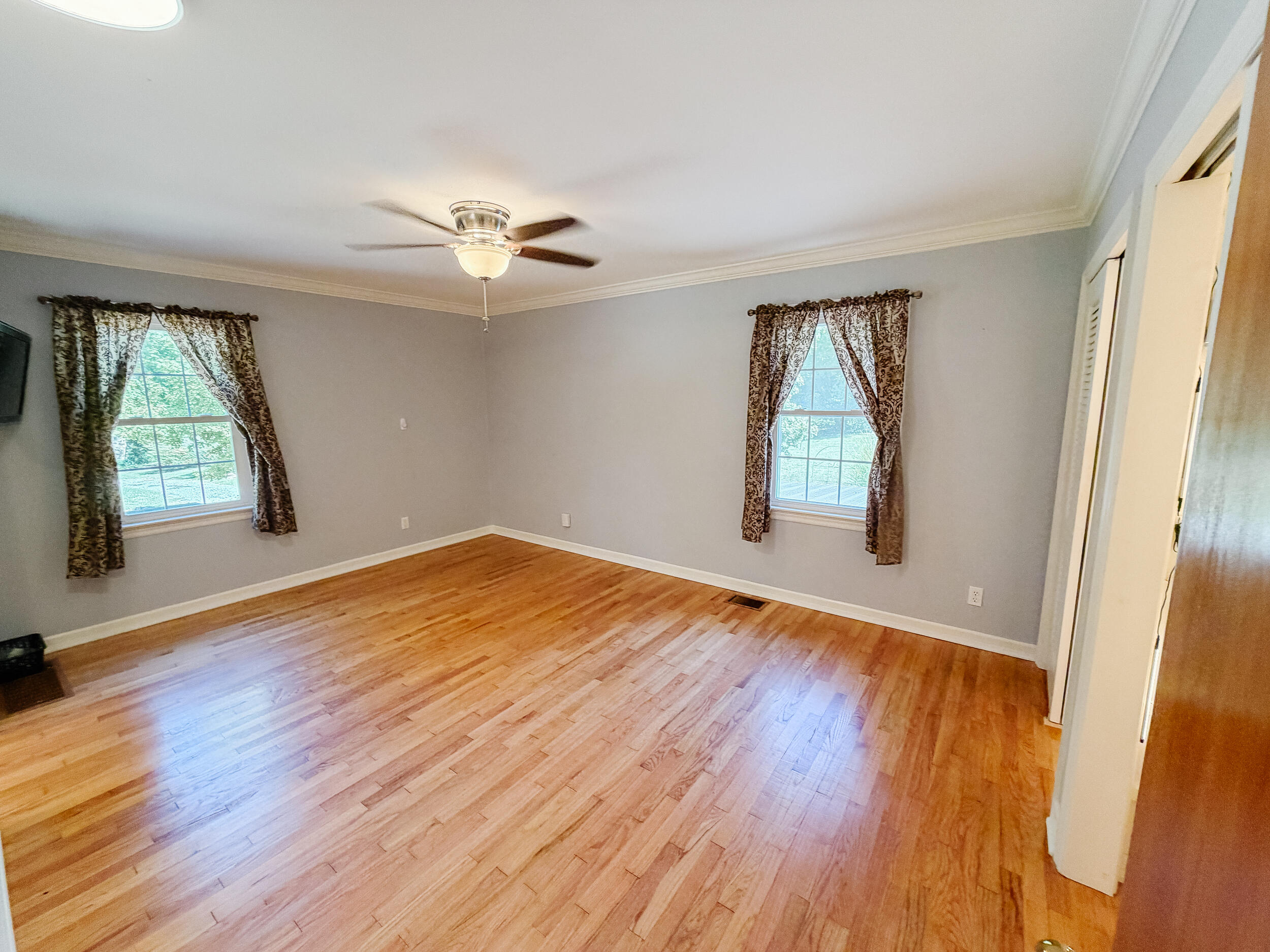 129 N Highland Avenue Property Photo 37