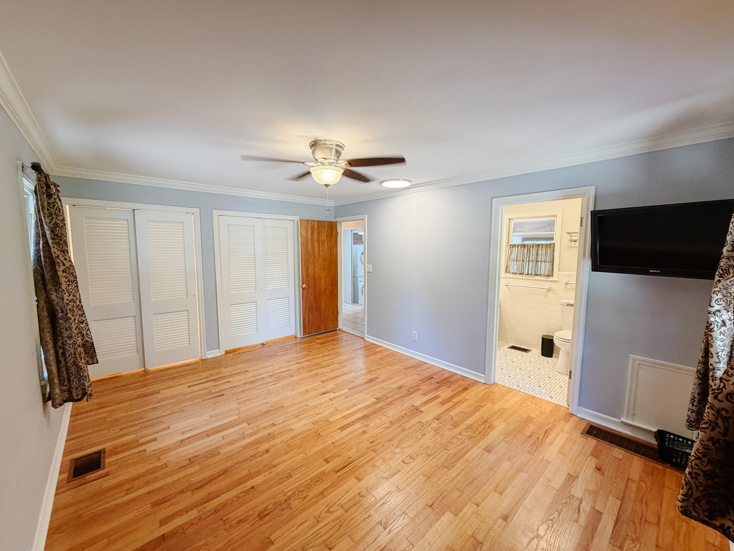 129 N Highland Avenue Property Photo 38