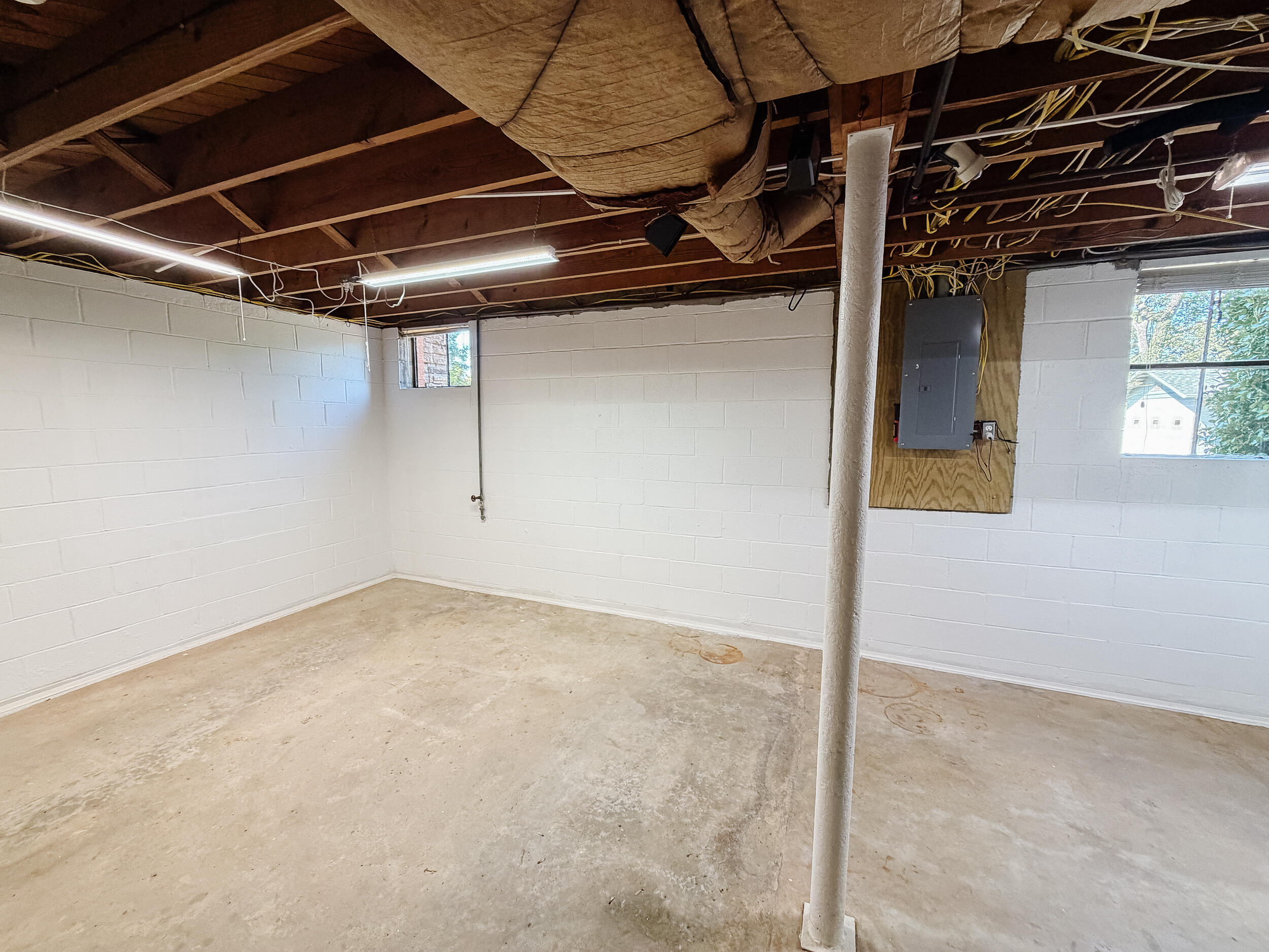 129 N Highland Avenue Property Photo 43