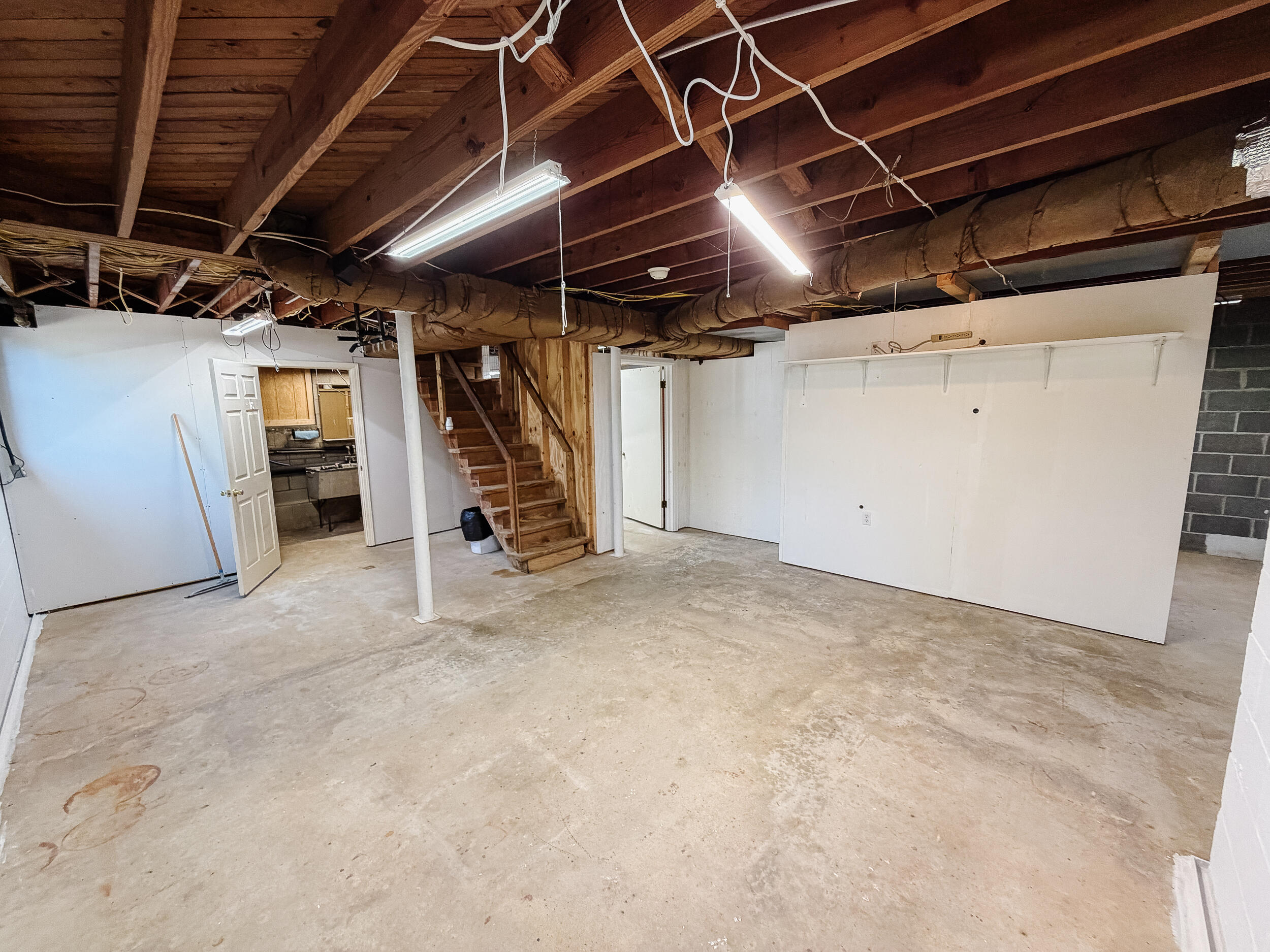 129 N Highland Avenue Property Photo 44