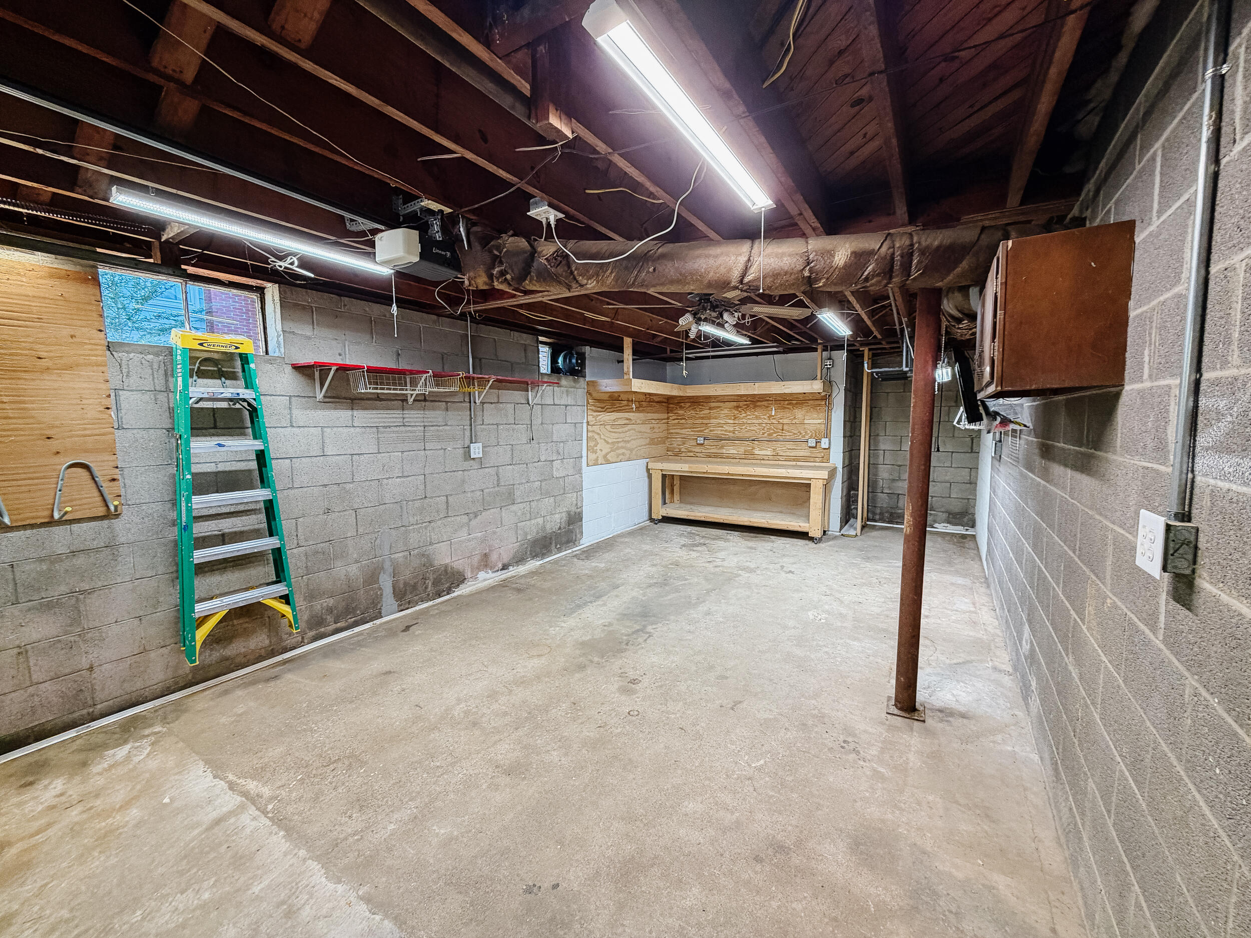 129 N Highland Avenue Property Photo 52