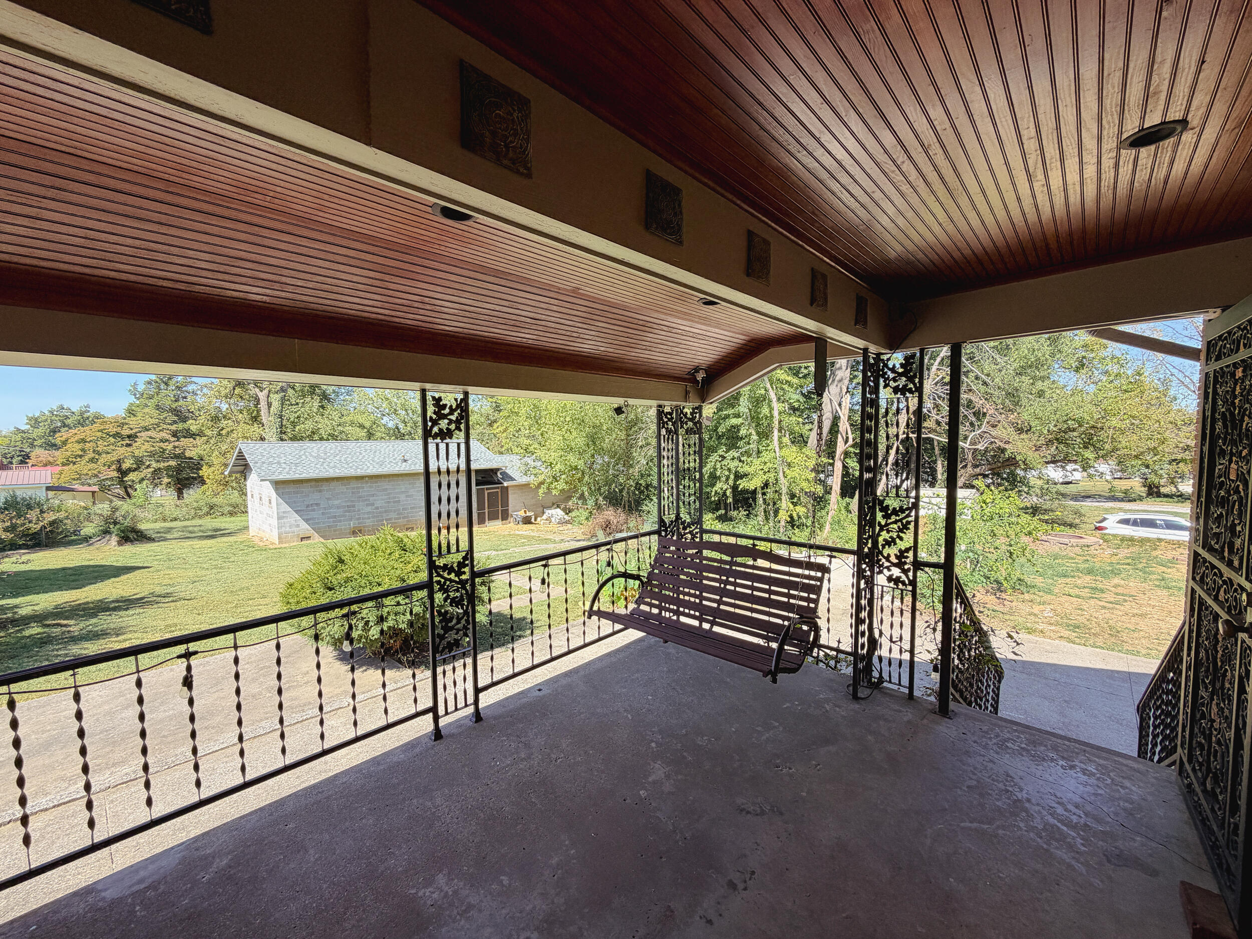 129 N Highland Avenue Property Photo 55