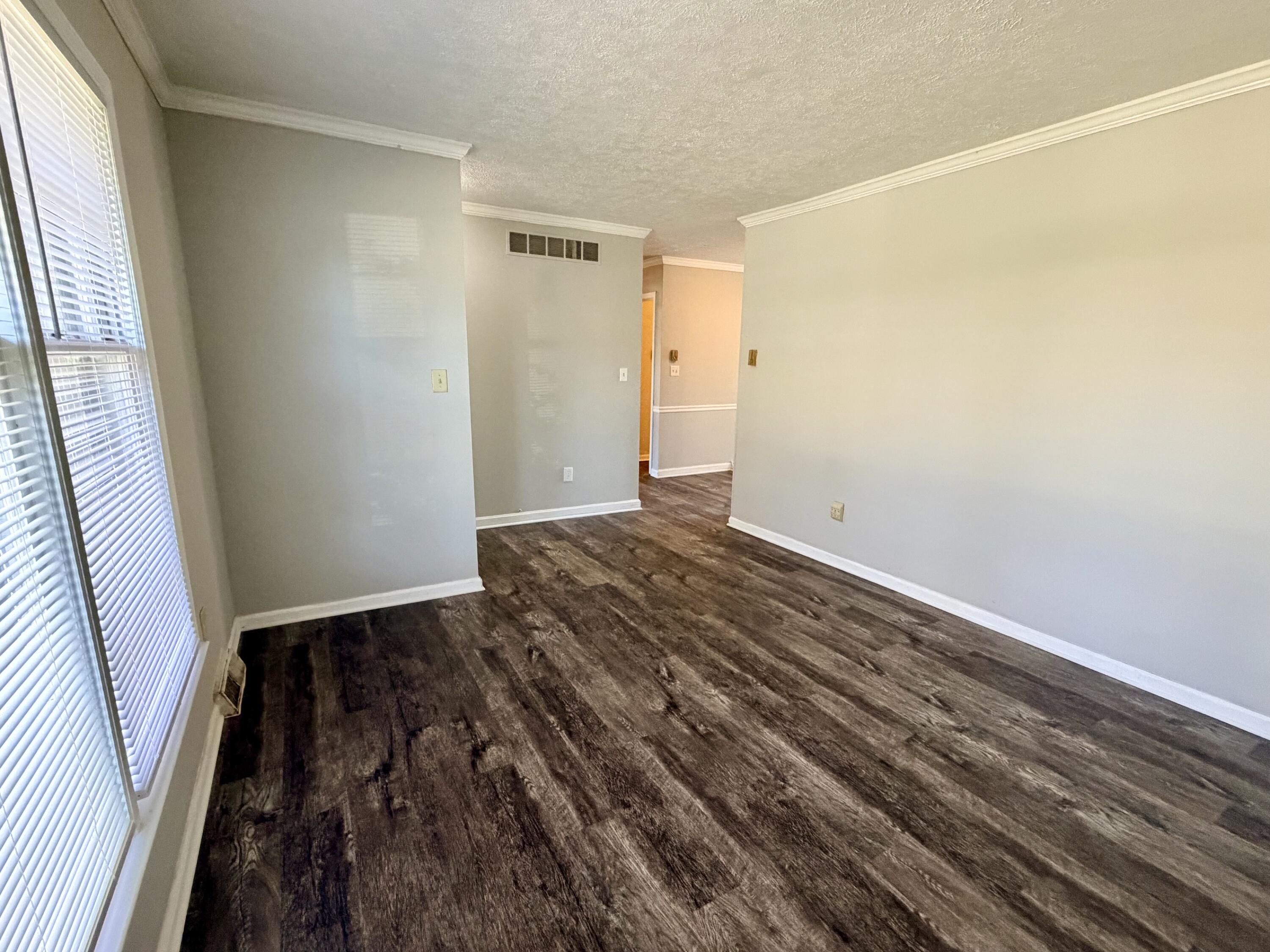 1145 Kalone Way Property Photo 4