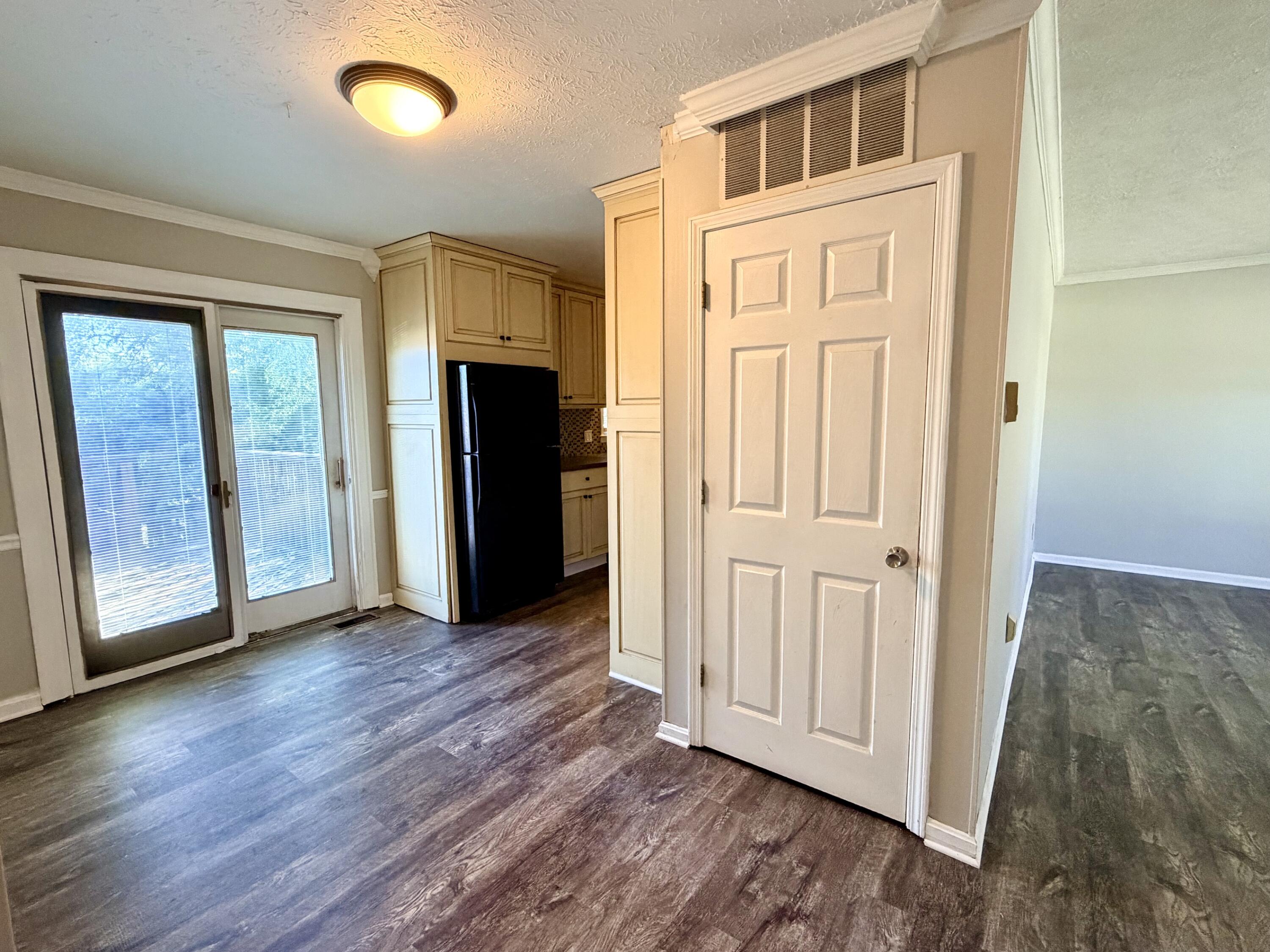1145 Kalone Way Property Photo 5