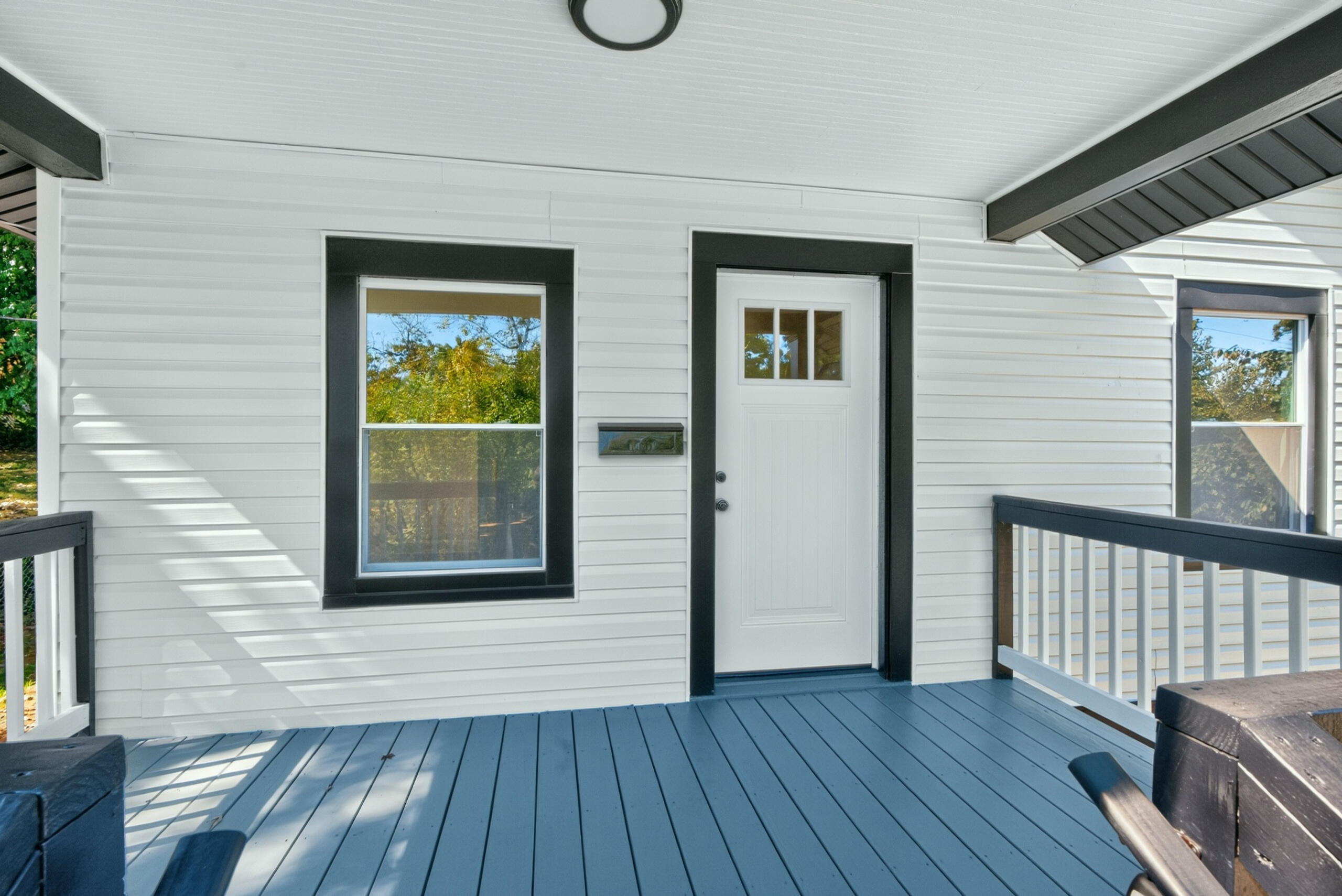 818 1st Avenue Property Photo 3