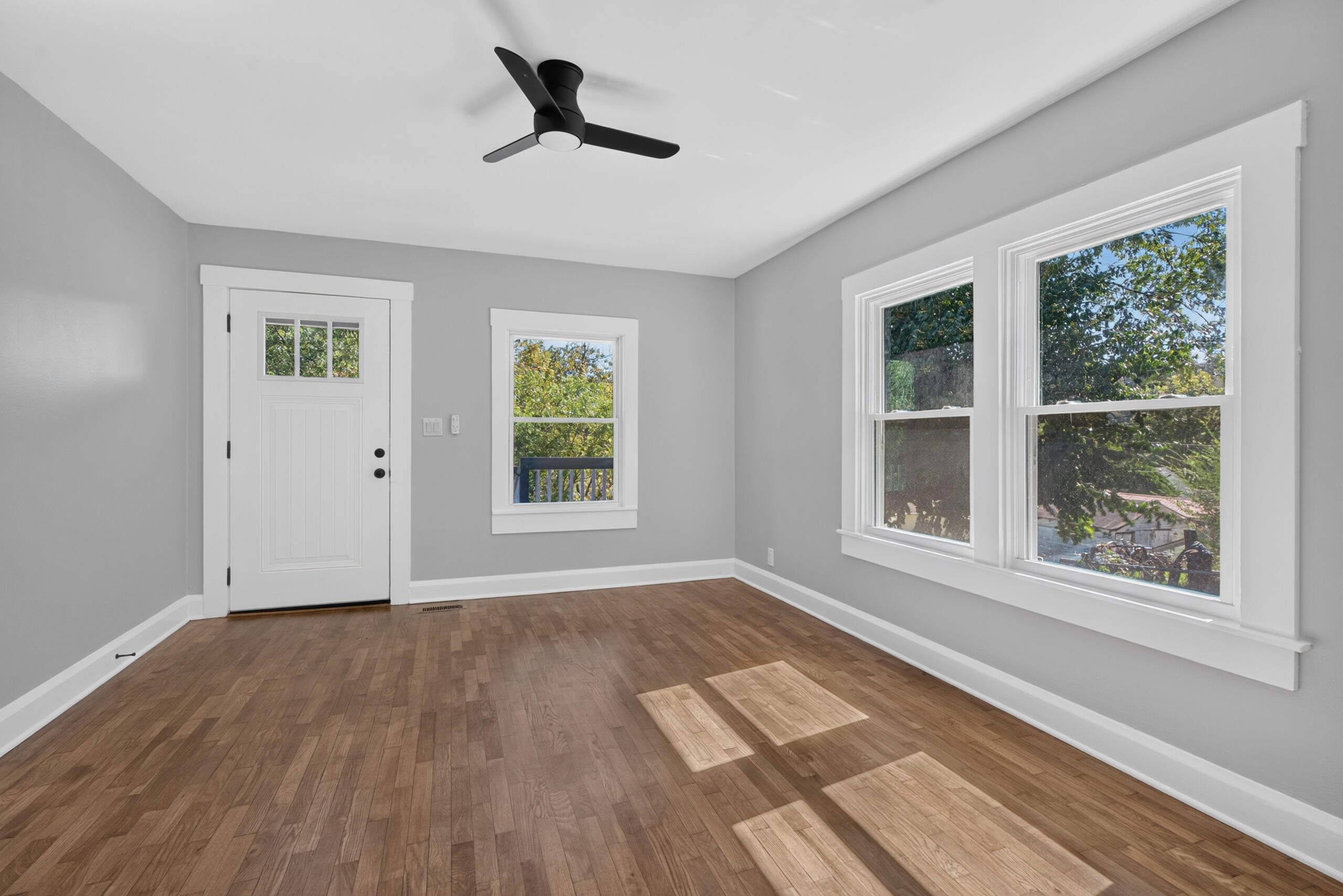 818 1st Avenue Property Photo 4