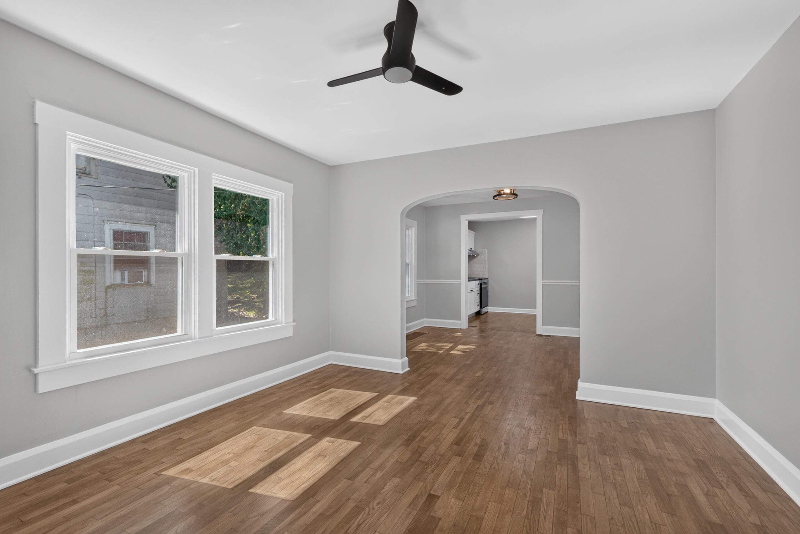 818 1st Avenue Property Photo 6