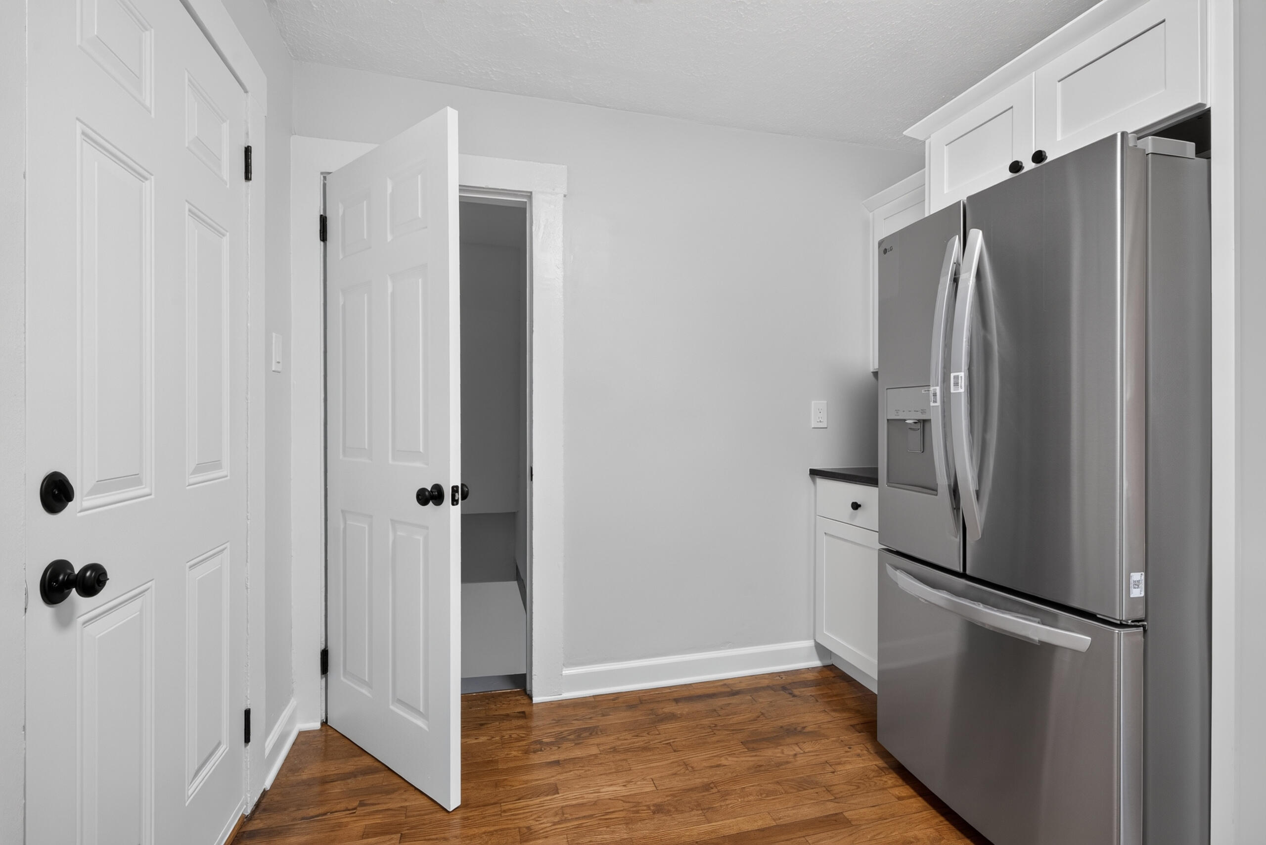 818 1st Avenue Property Photo 14