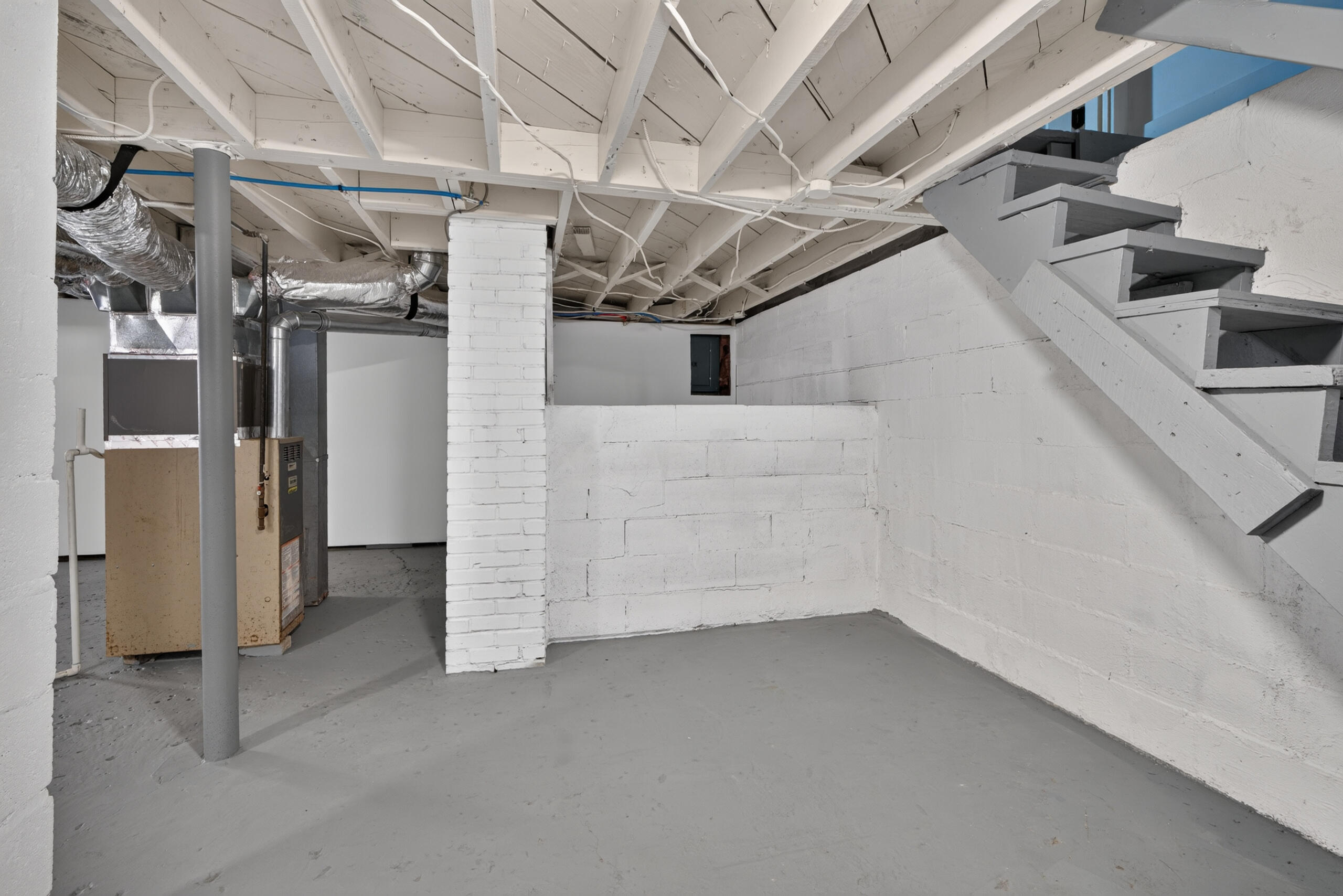 818 1st Avenue Property Photo 22
