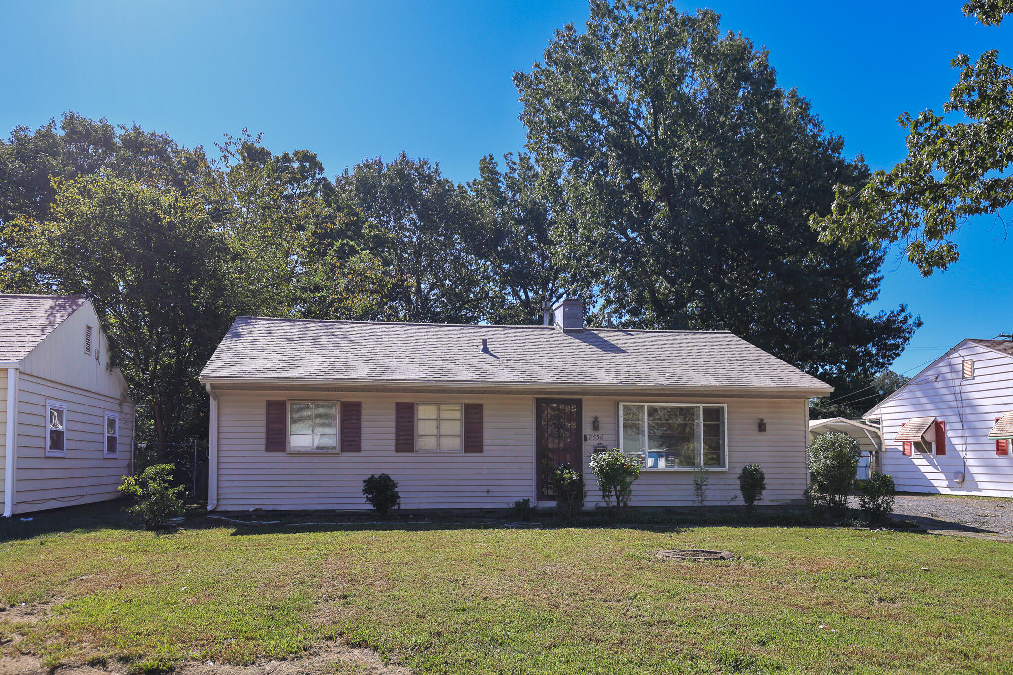 2556 Madison Street Property Photo 1