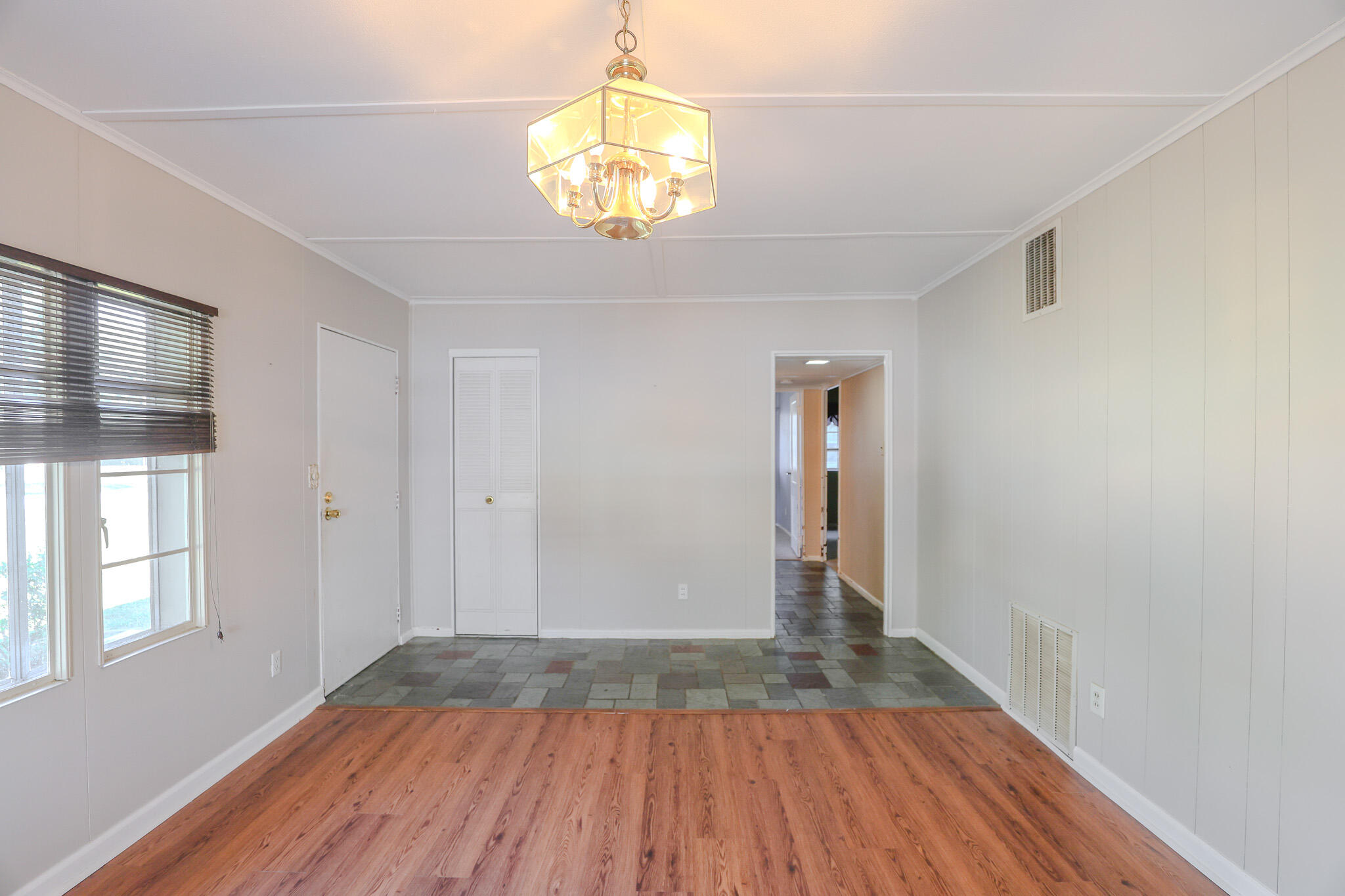 2556 Madison Street Property Photo 5