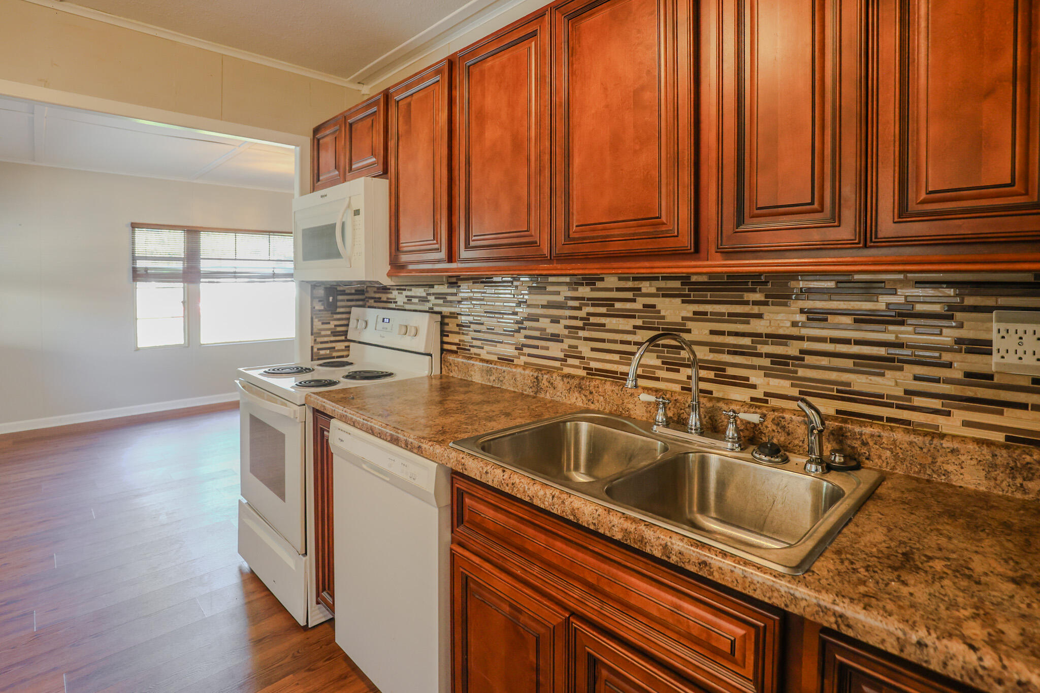 2556 Madison Street Property Photo 8