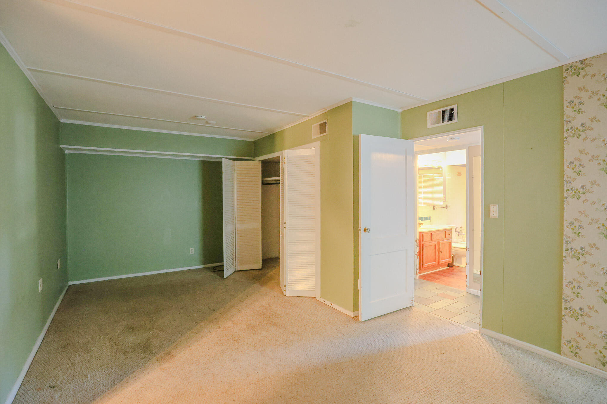 2556 Madison Street Property Photo 13