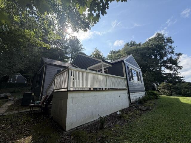 320 Cypress Street Property Photo 5