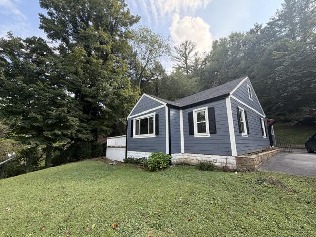 320 Cypress Street Property Photo 6
