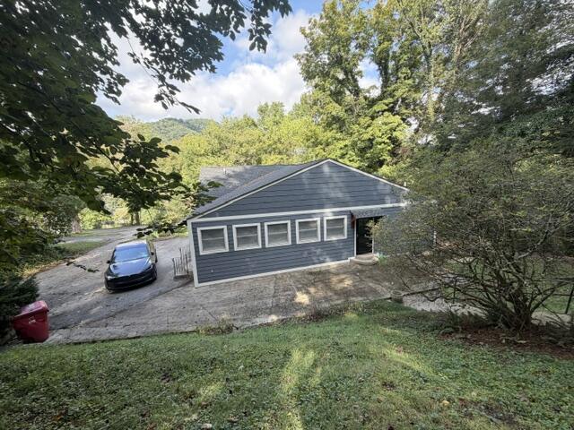320 Cypress Street Property Photo 9