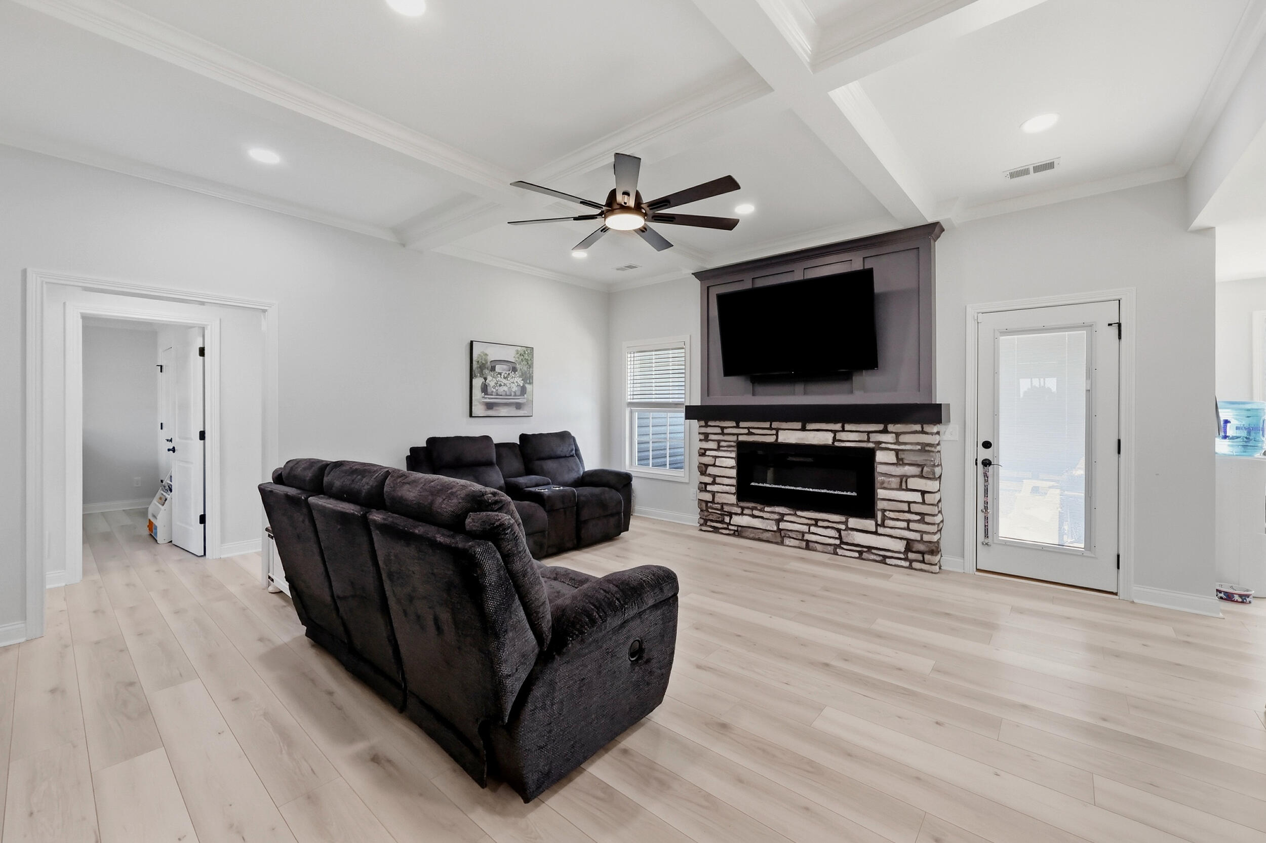 311 Mohegan Trail Property Photo 9