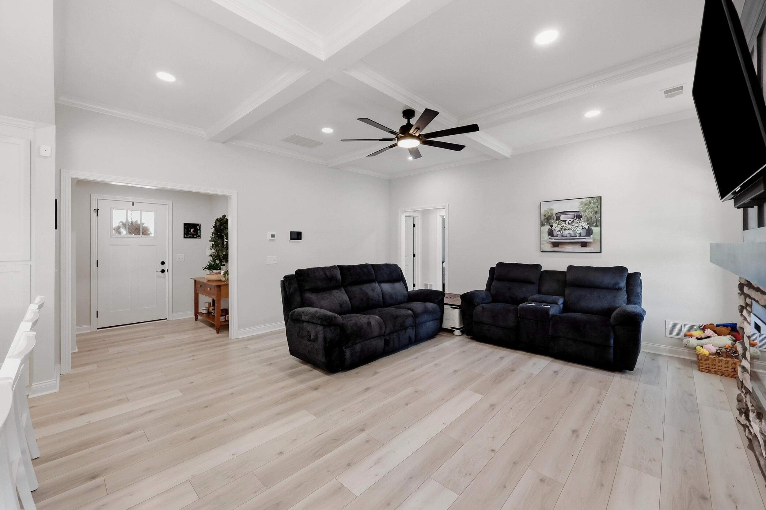 311 Mohegan Trail Property Photo 11