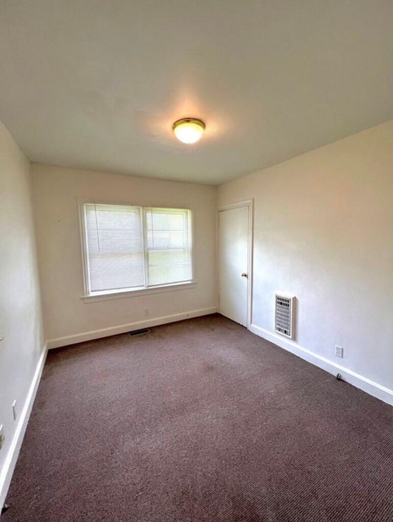 1604 E 9th Street Property Photo 10