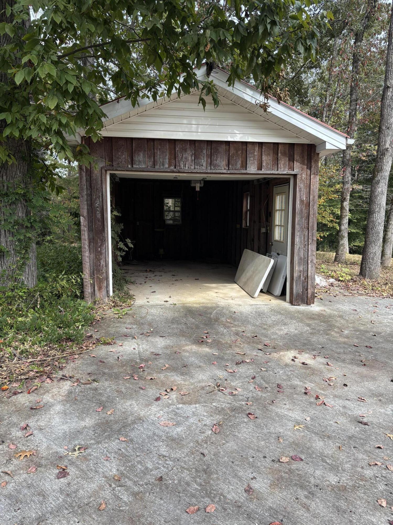 271 Easy Street Property Photo 2