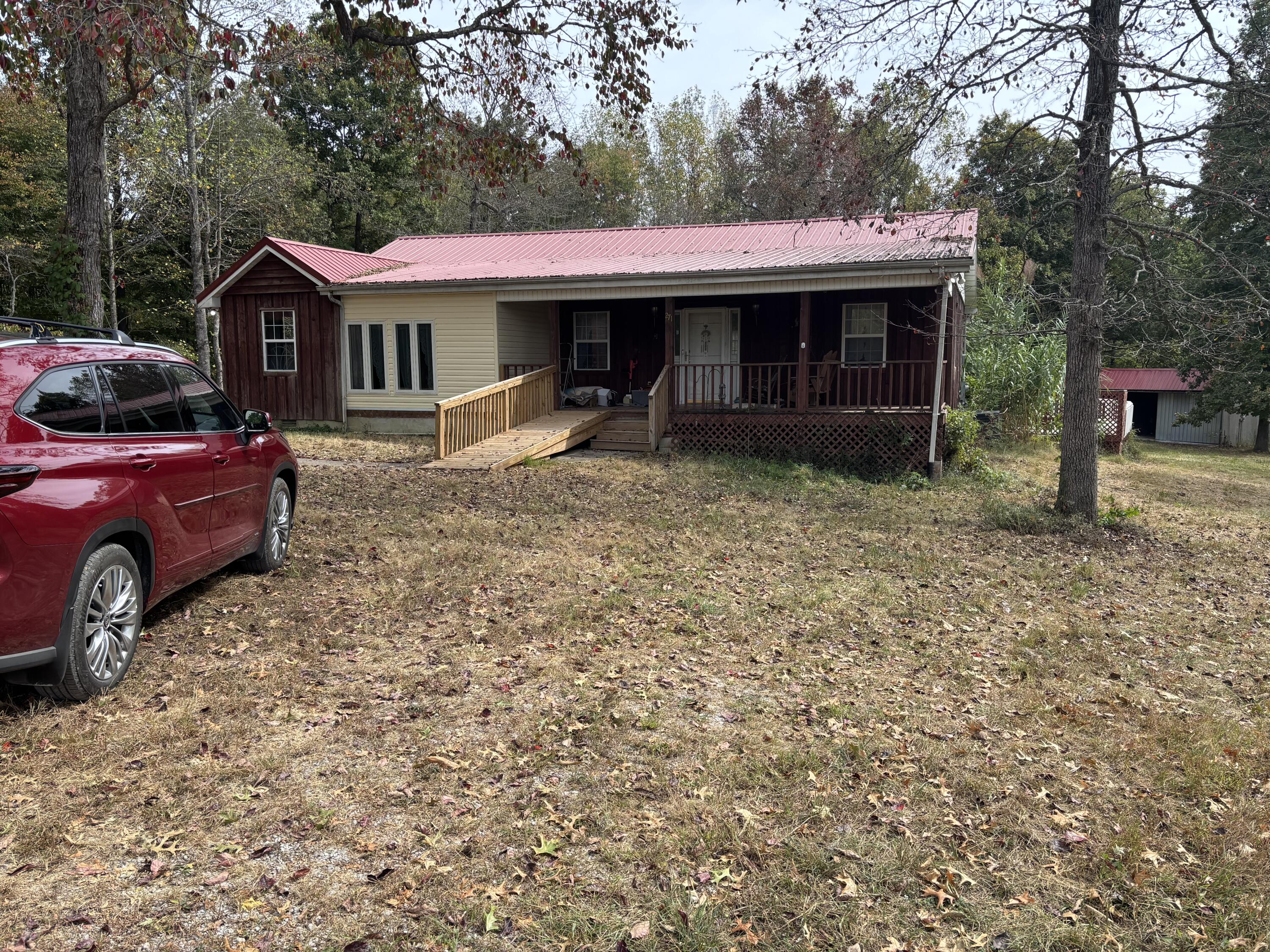 271 Easy Street Property Photo 3