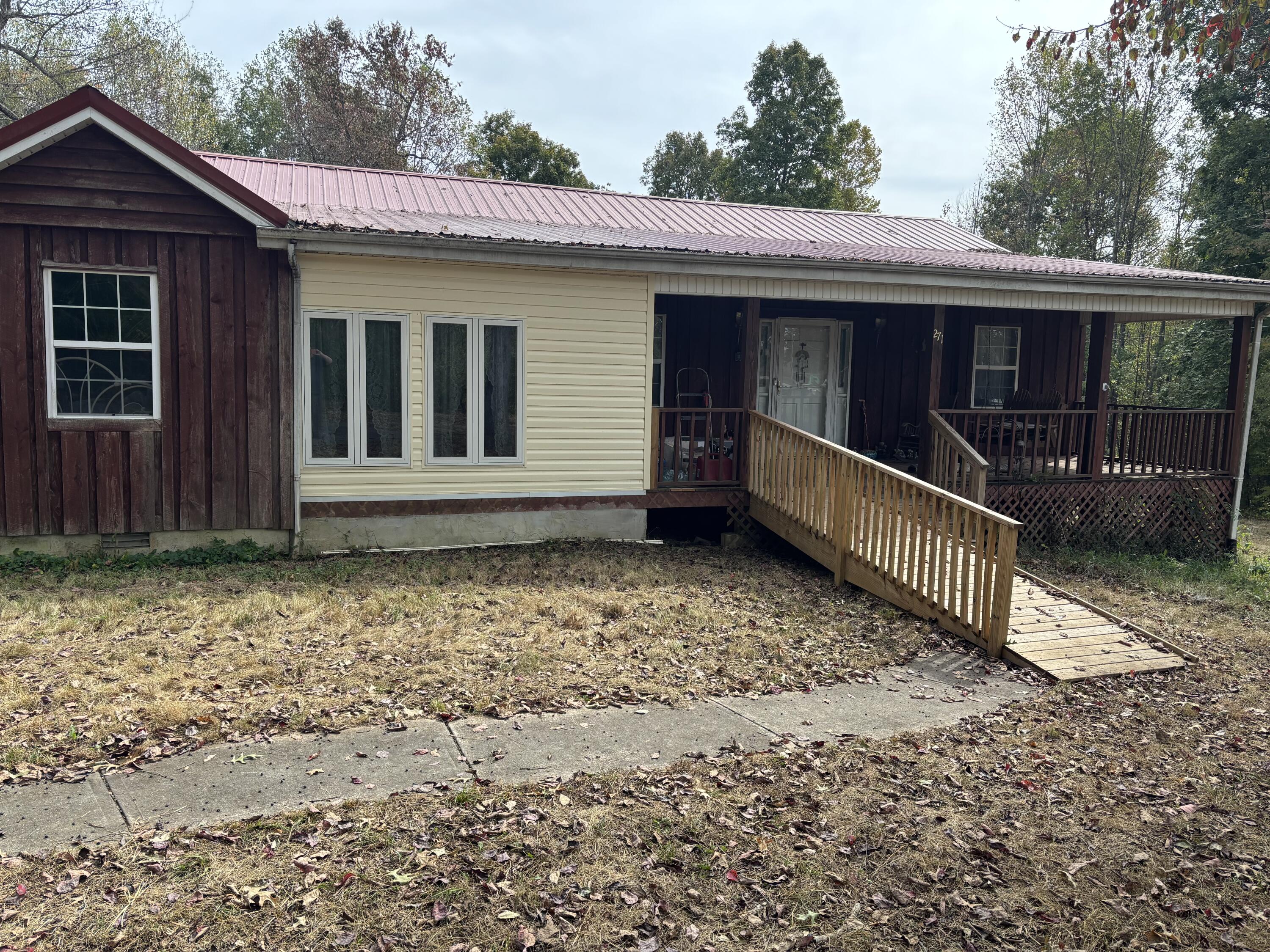 271 Easy Street Property Photo 4