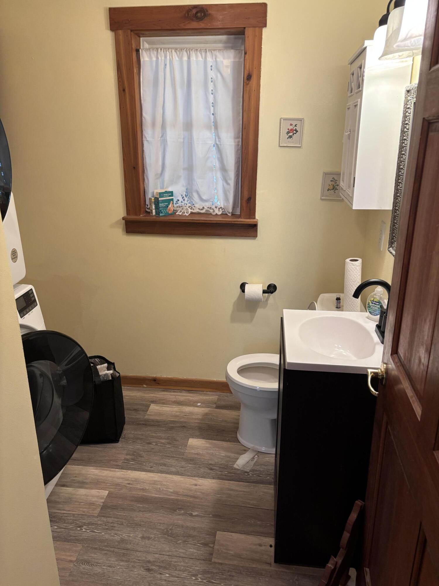 271 Easy Street Property Photo 28