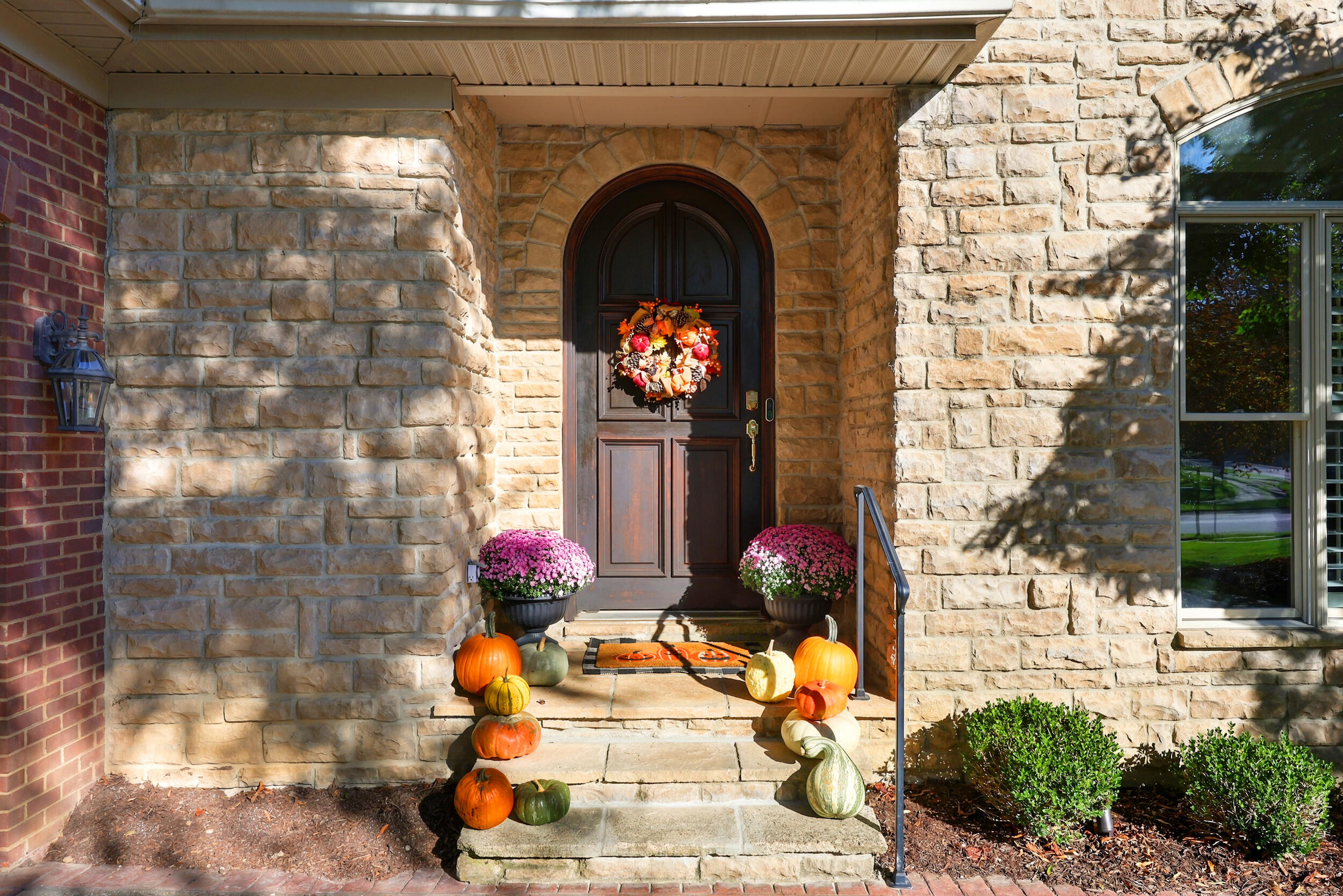 889 Golden Bell Place Property Photo 4