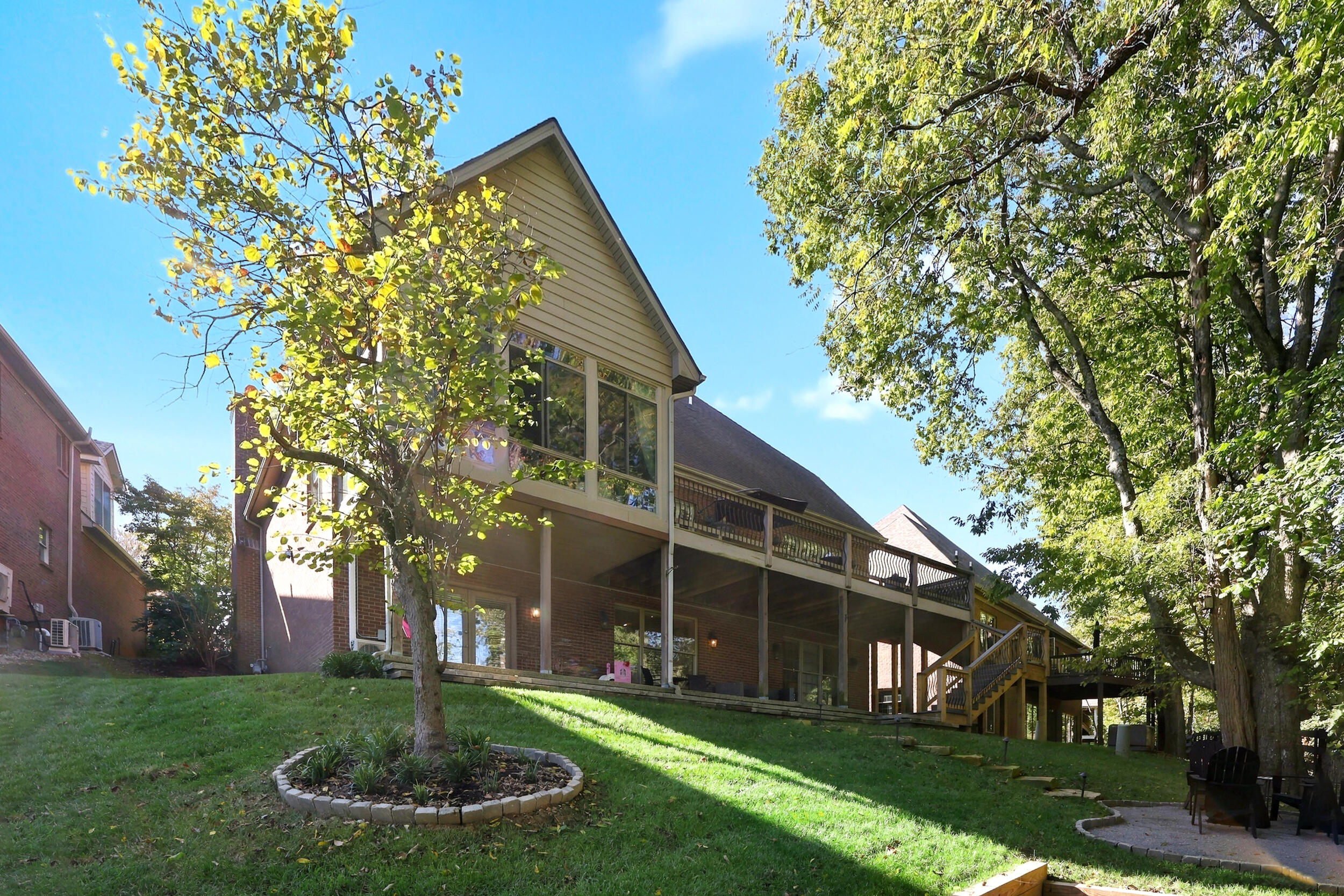 889 Golden Bell Place Property Photo 57