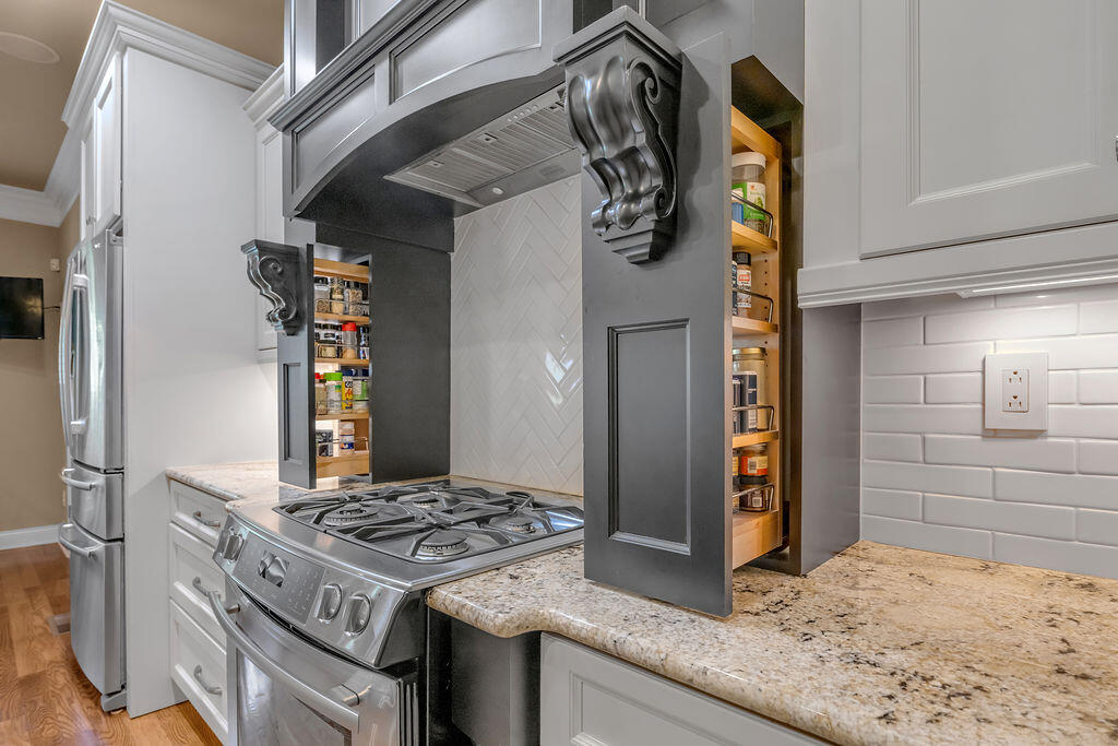 209 Grassland Park Property Photo 9