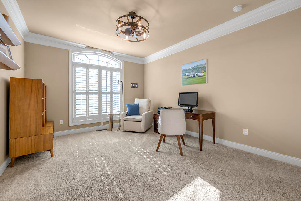 209 Grassland Park Property Photo 24