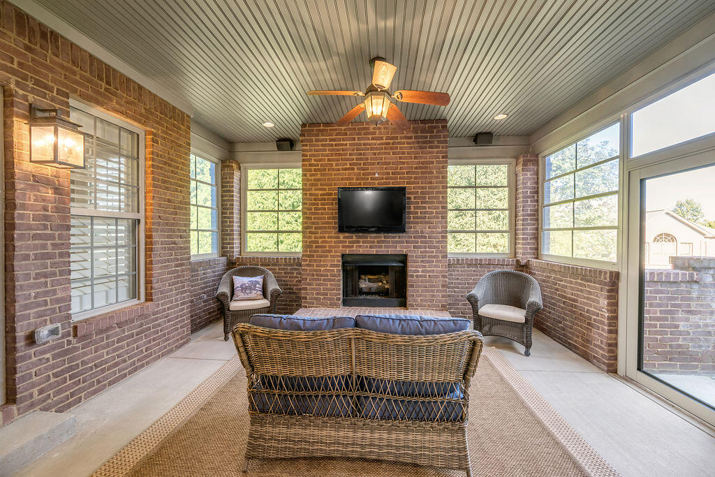 209 Grassland Park Property Photo 27