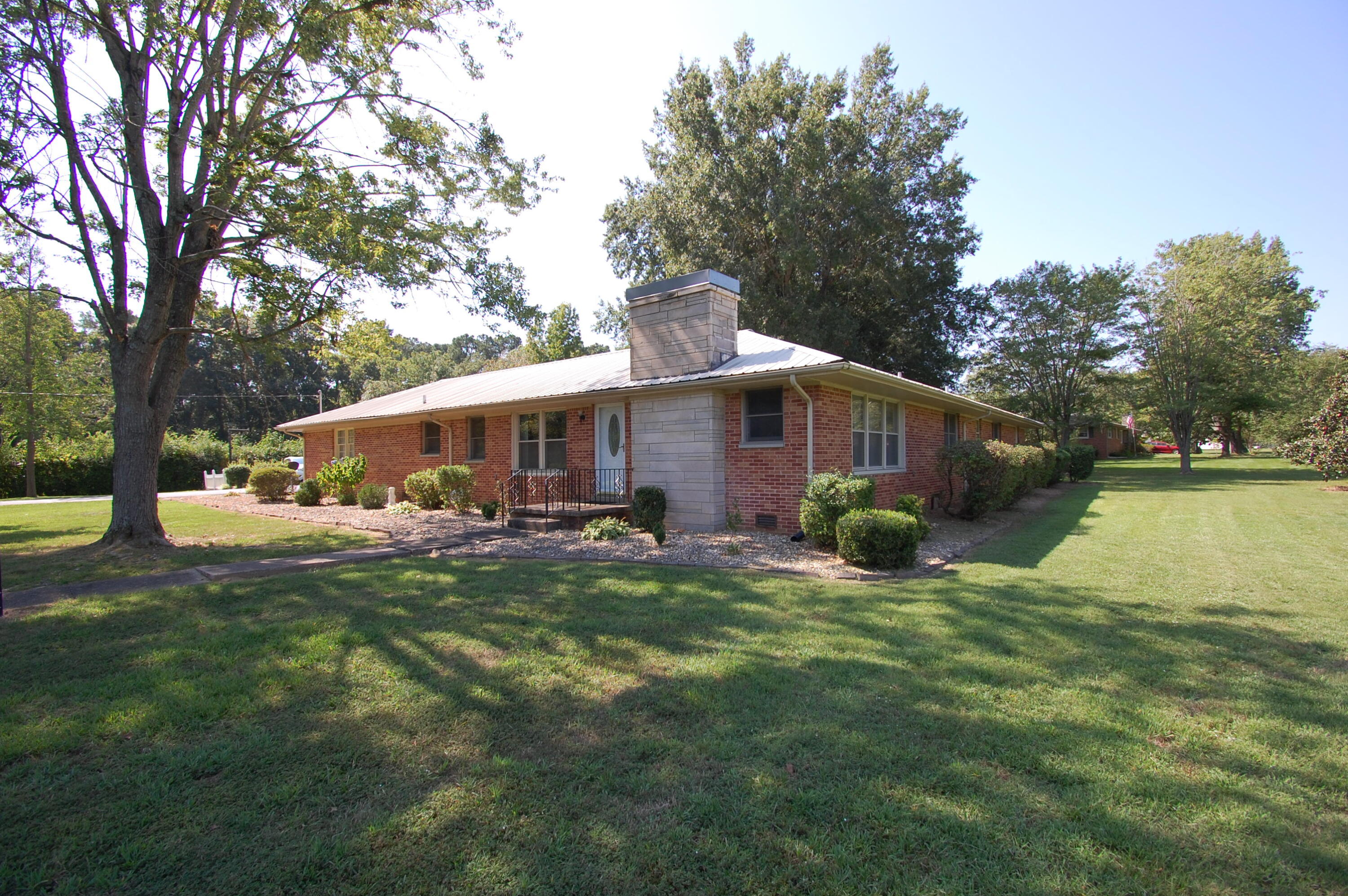 150 Maple Court Property Photo 1