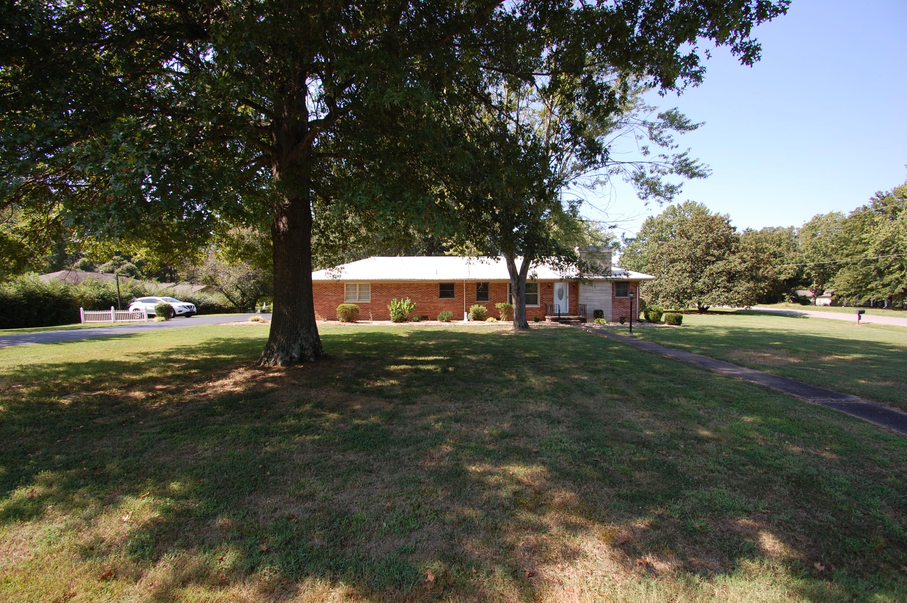 150 Maple Court Property Photo 2