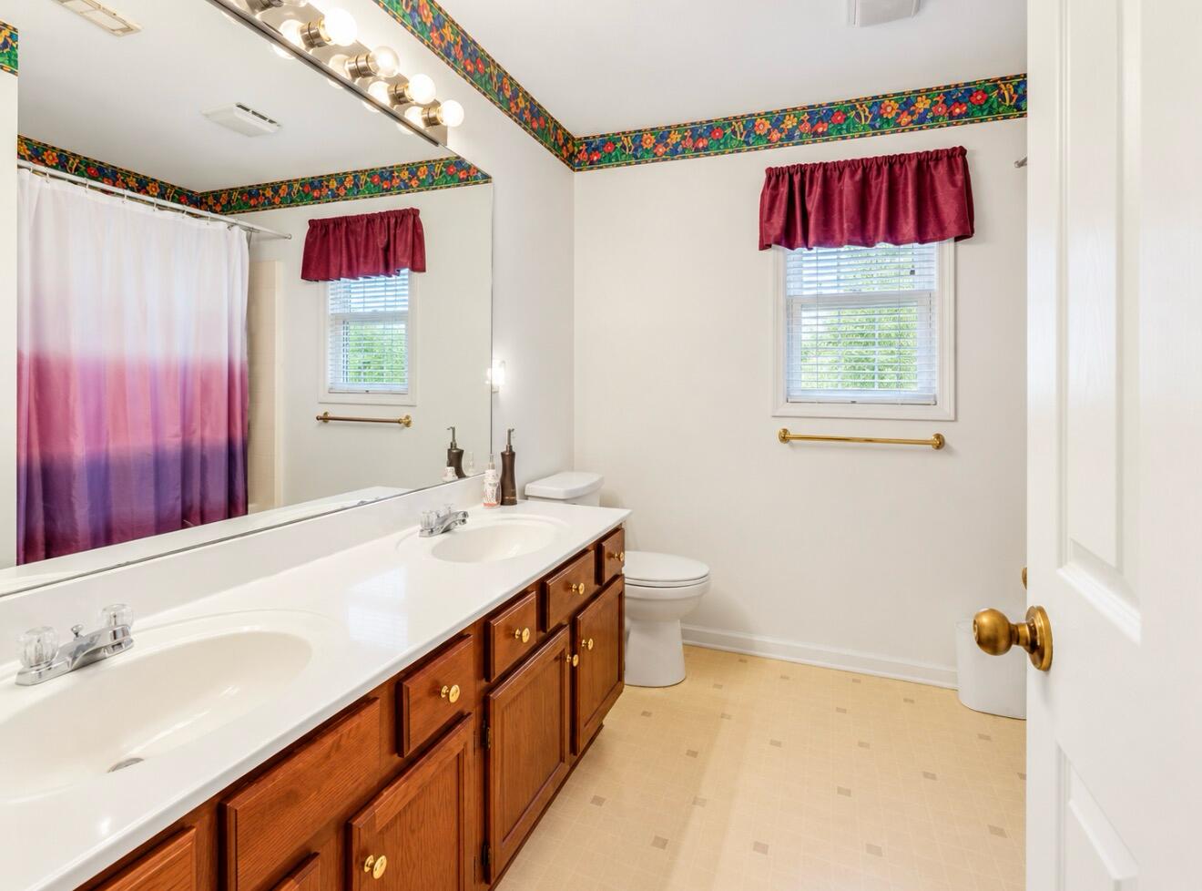 1512 Oak Ridge Court Property Photo 18