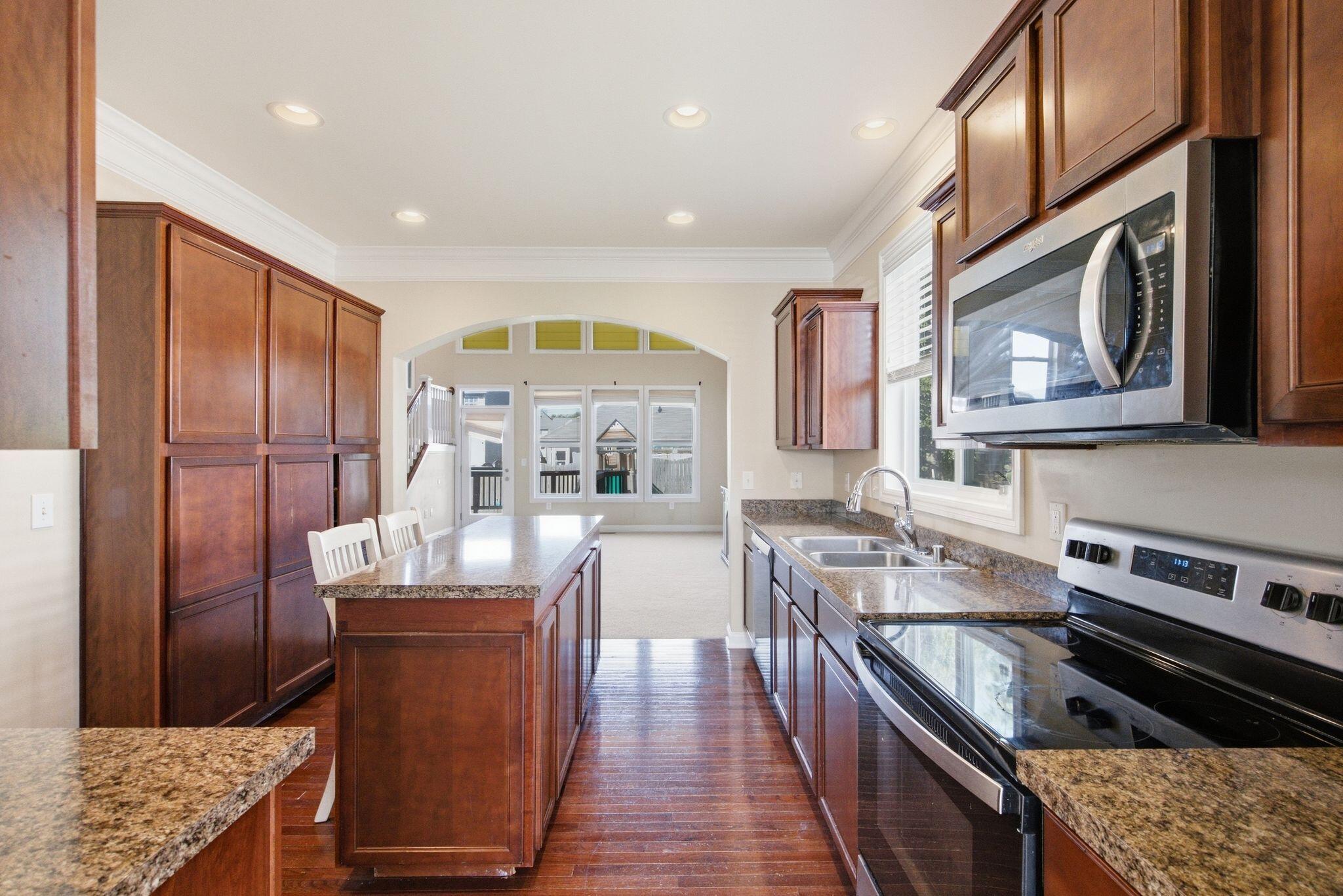 158 Dunn Circle Property Photo 4