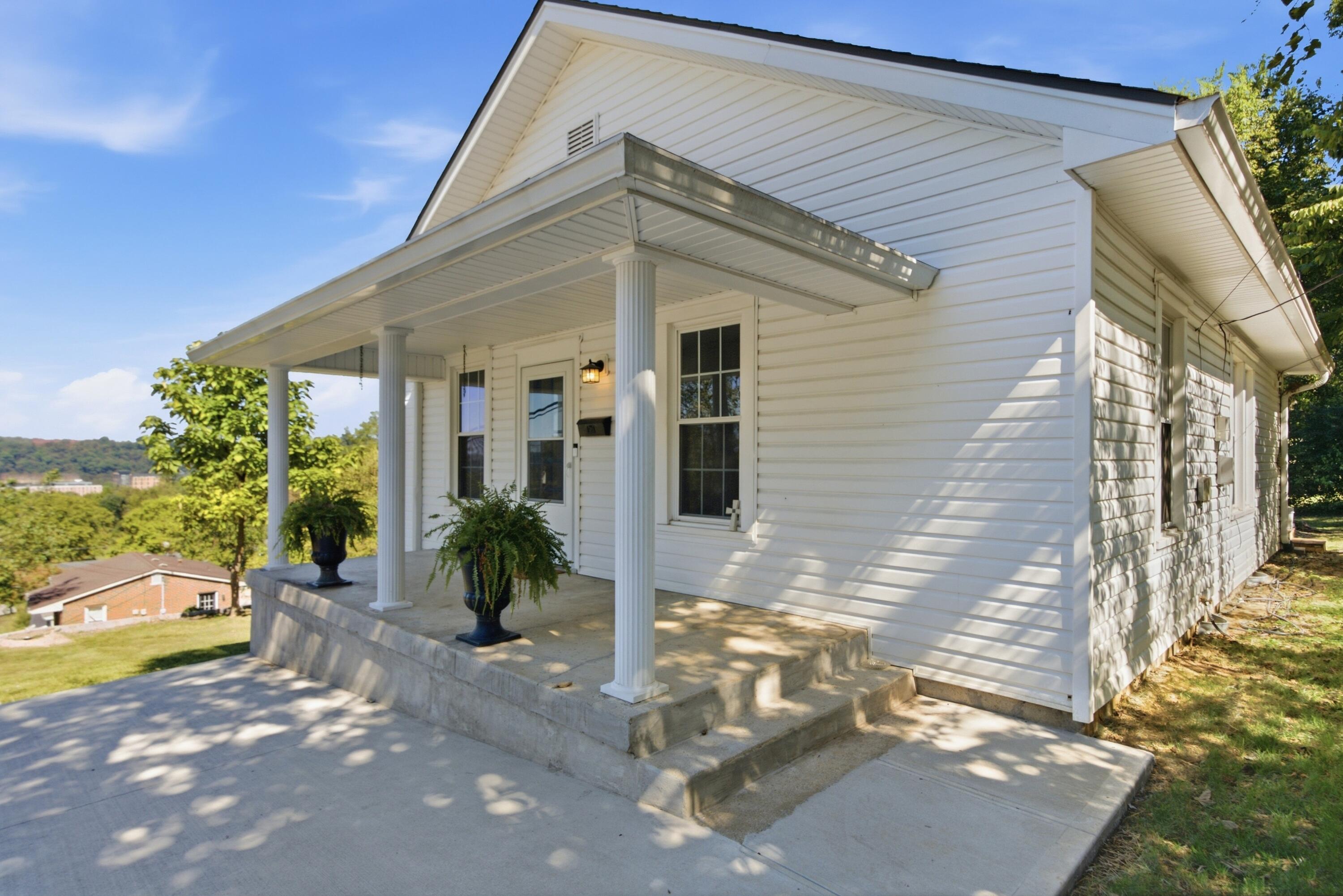 404 Mccreary Avenue Property Photo 4