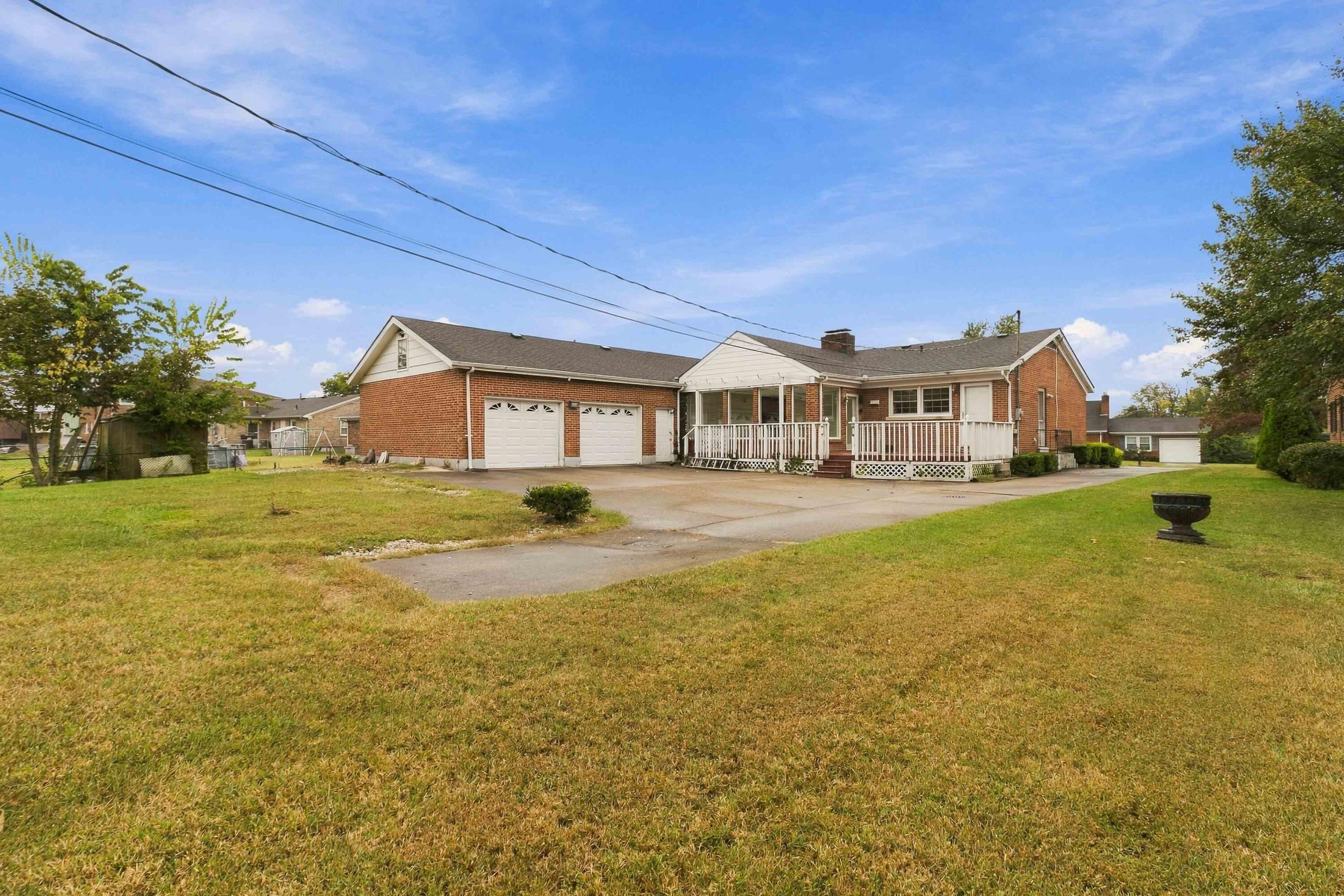 104 N Porter Drive Property Photo 3