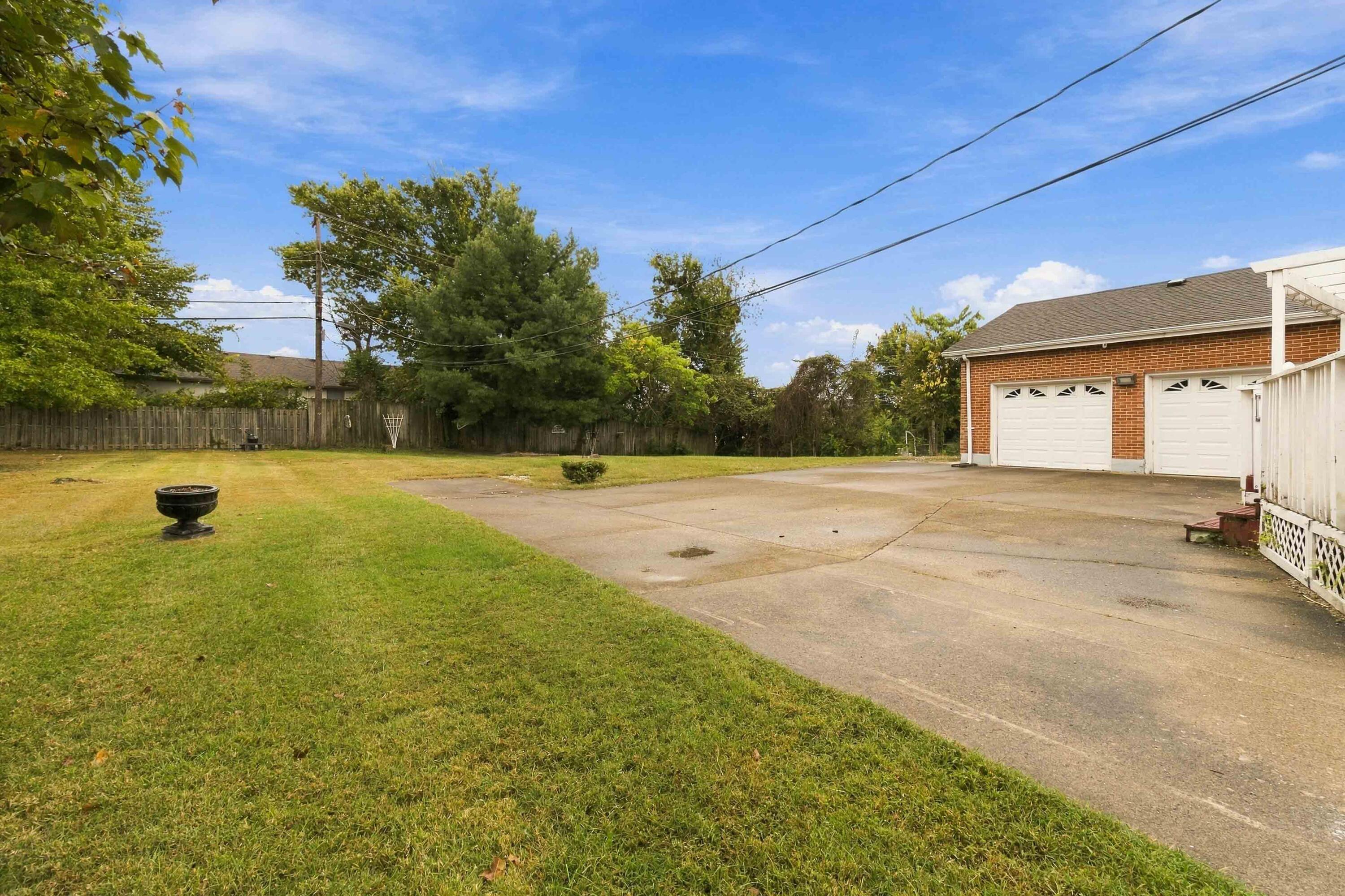 104 N Porter Drive Property Photo 4