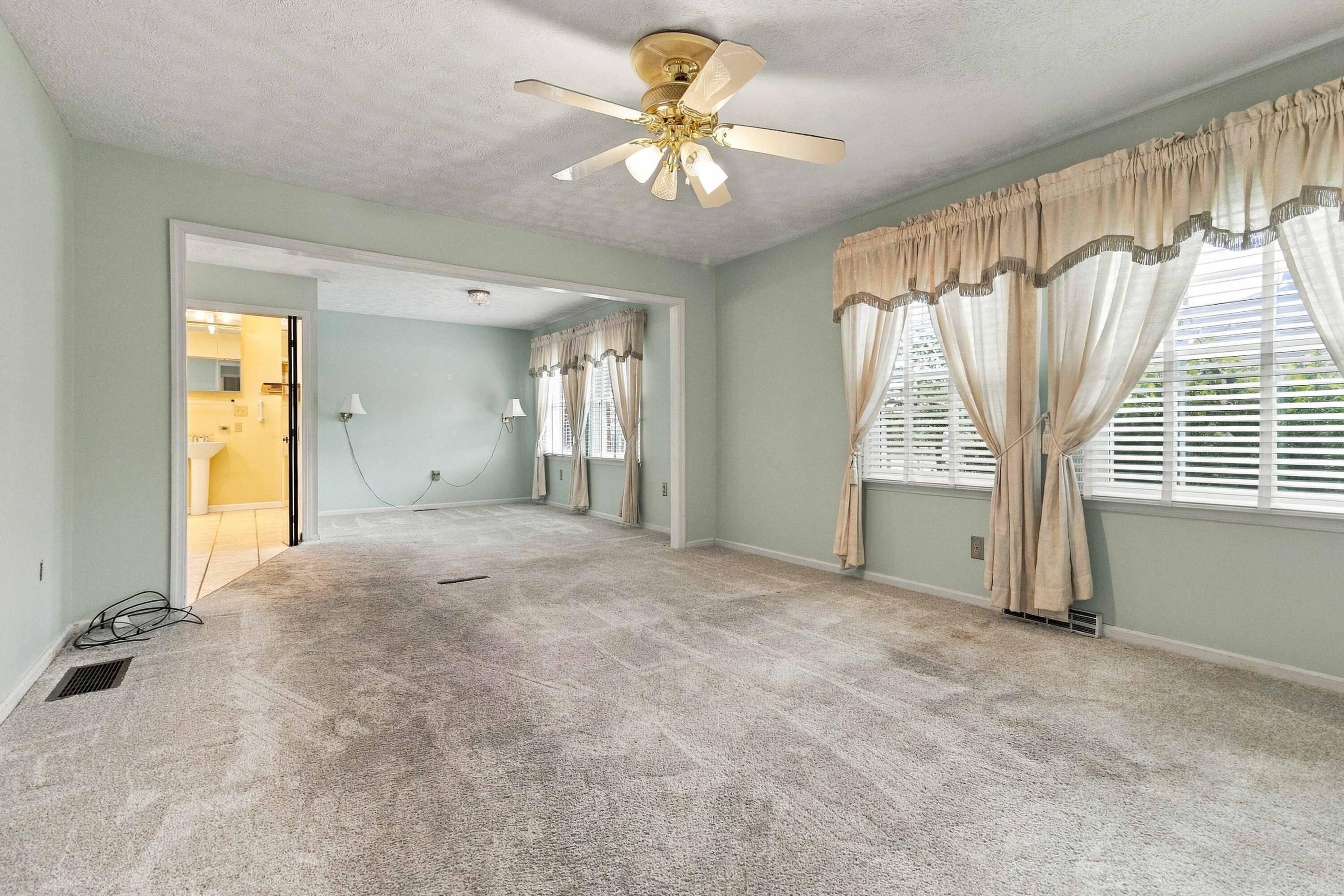 104 N Porter Drive Property Photo 23