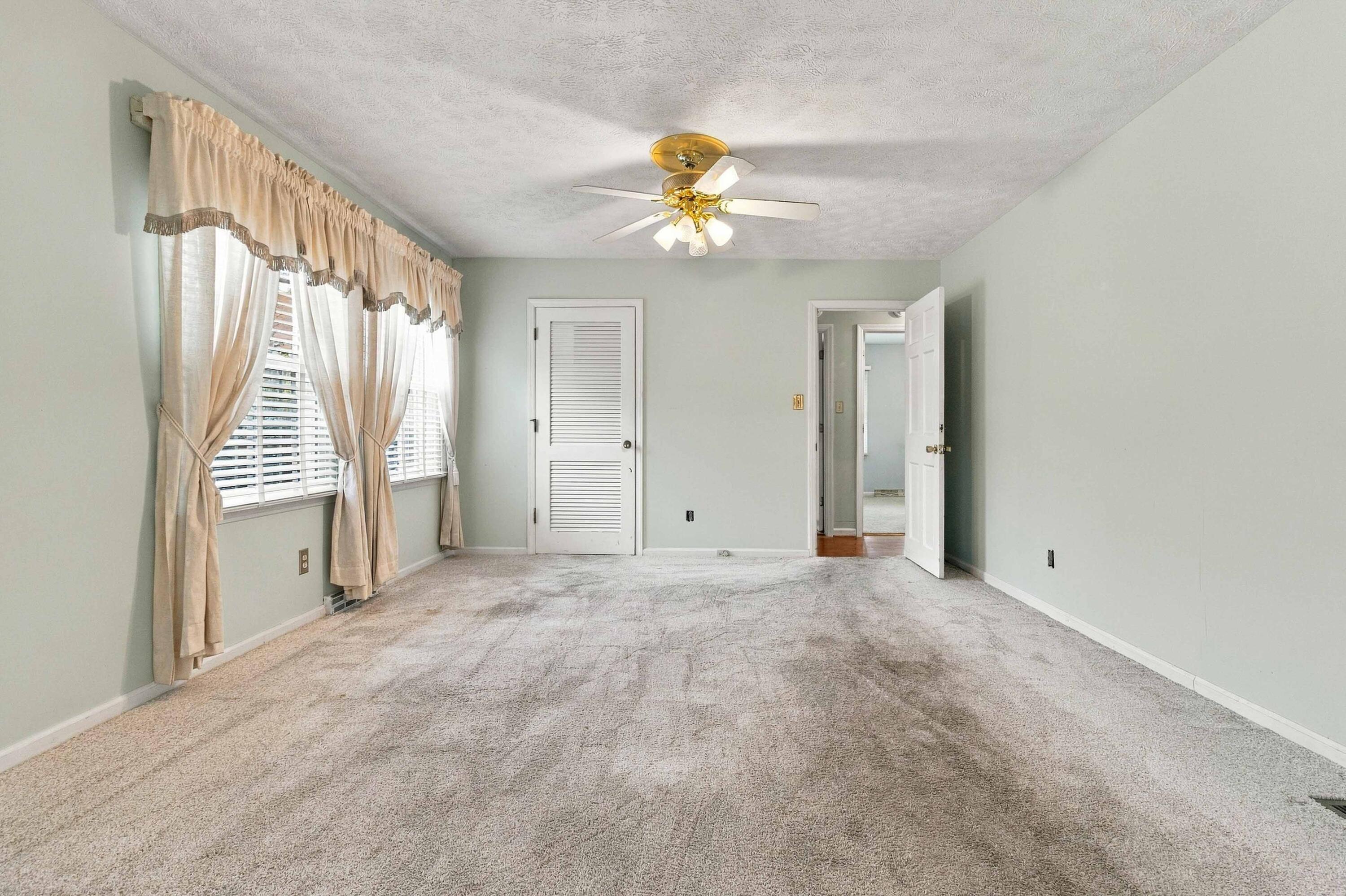 104 N Porter Drive Property Photo 24