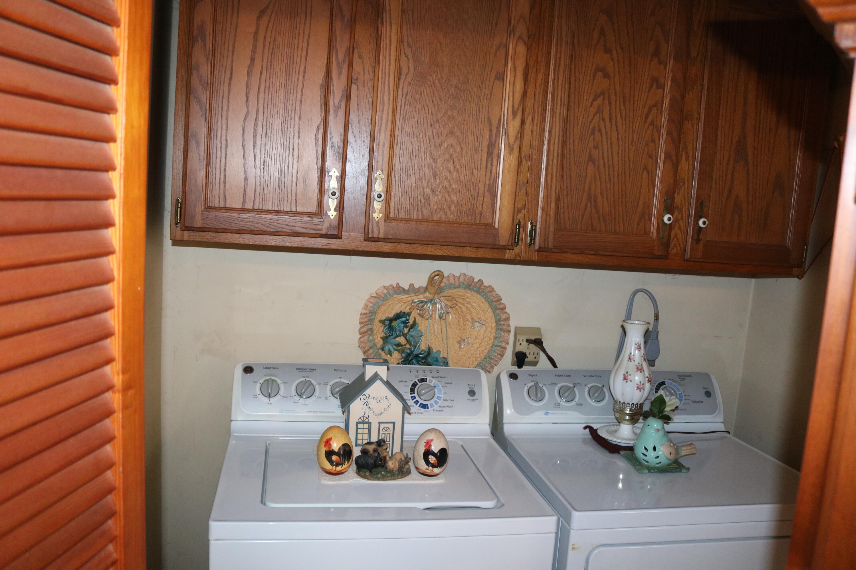 101 Robin Lane Property Photo 8