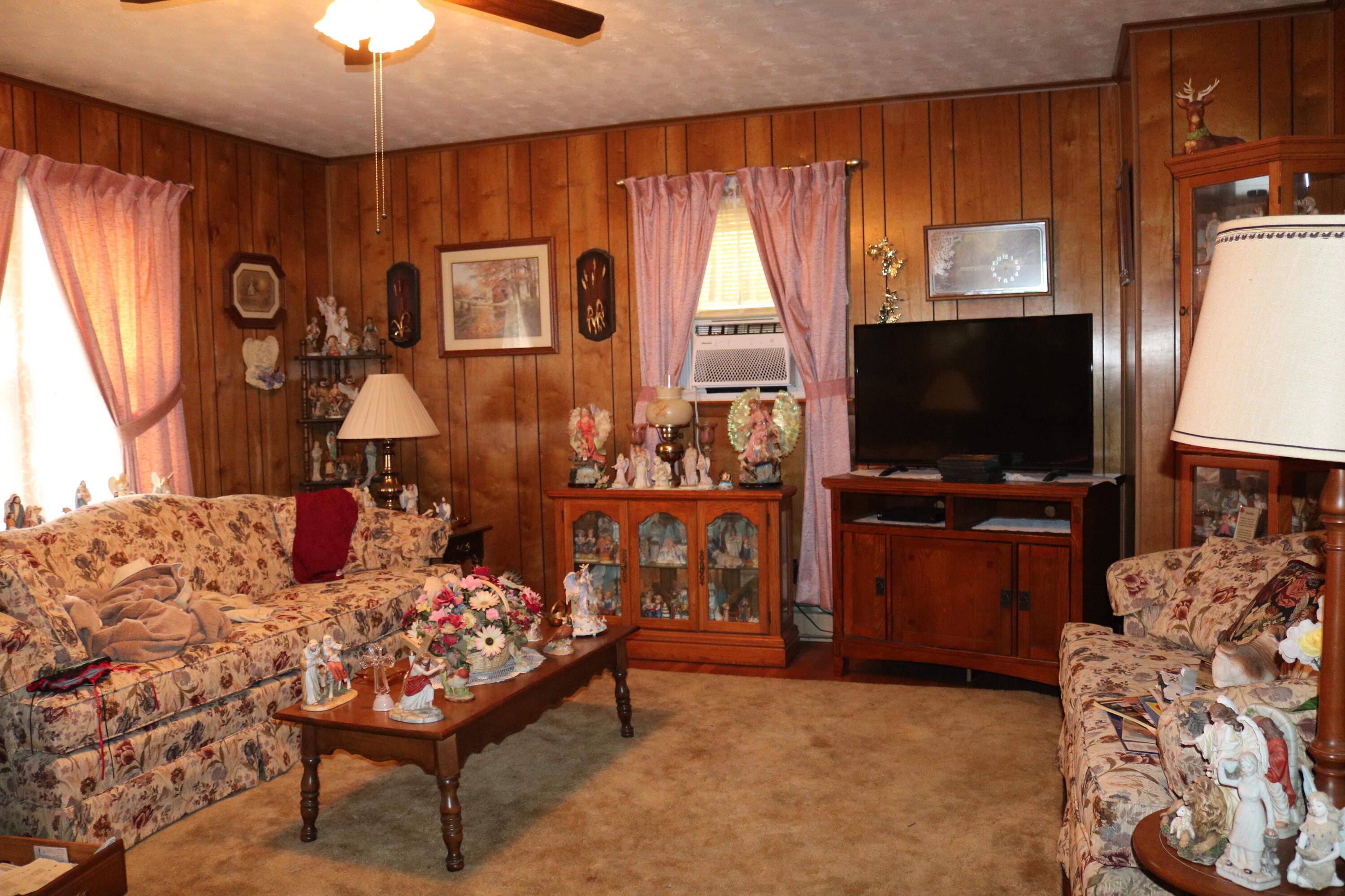 101 Robin Lane Property Photo 10