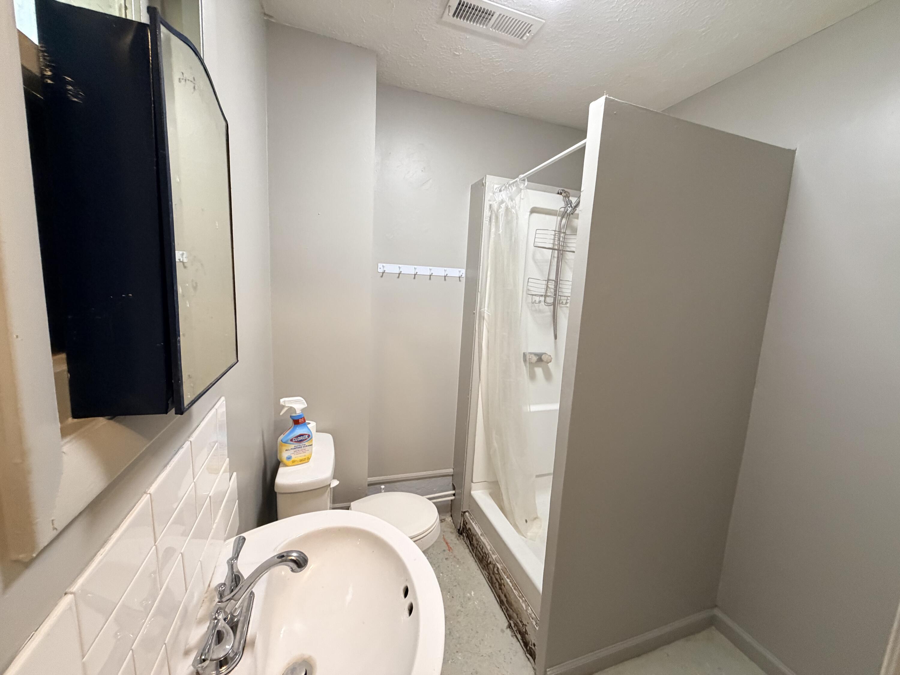 2925 Adams Street Property Photo 4