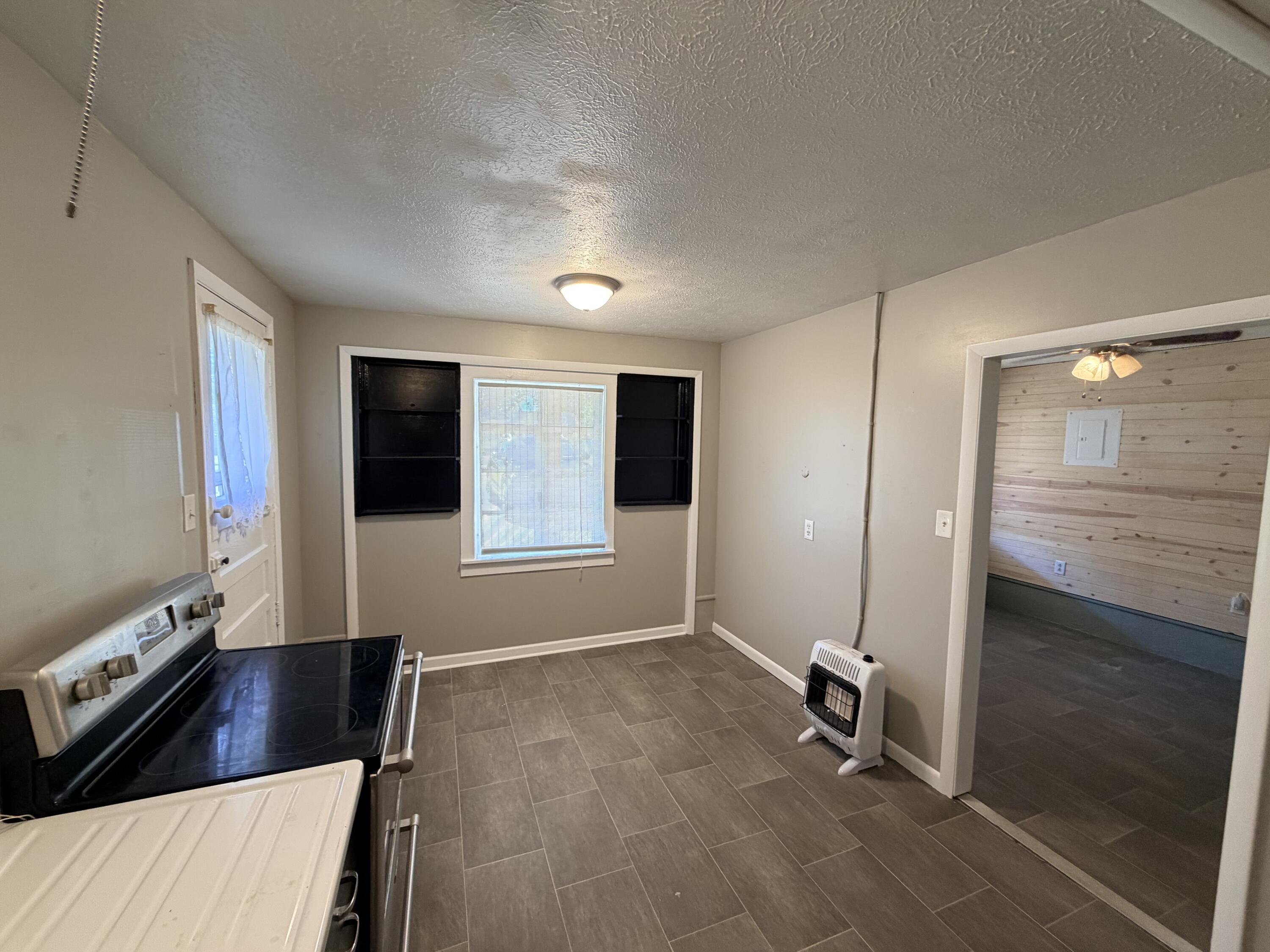 2925 Adams Street Property Photo 7