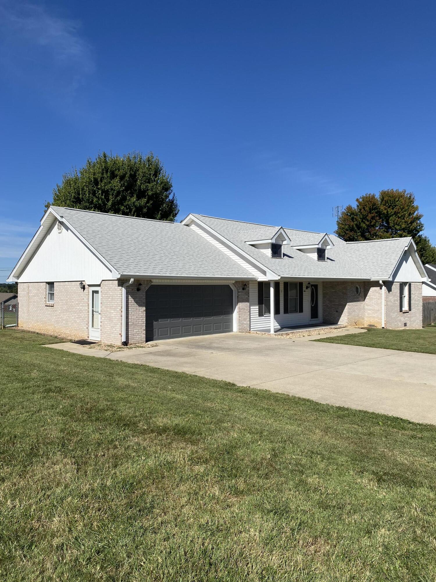 125 Holly Hill Drive Property Photo 2